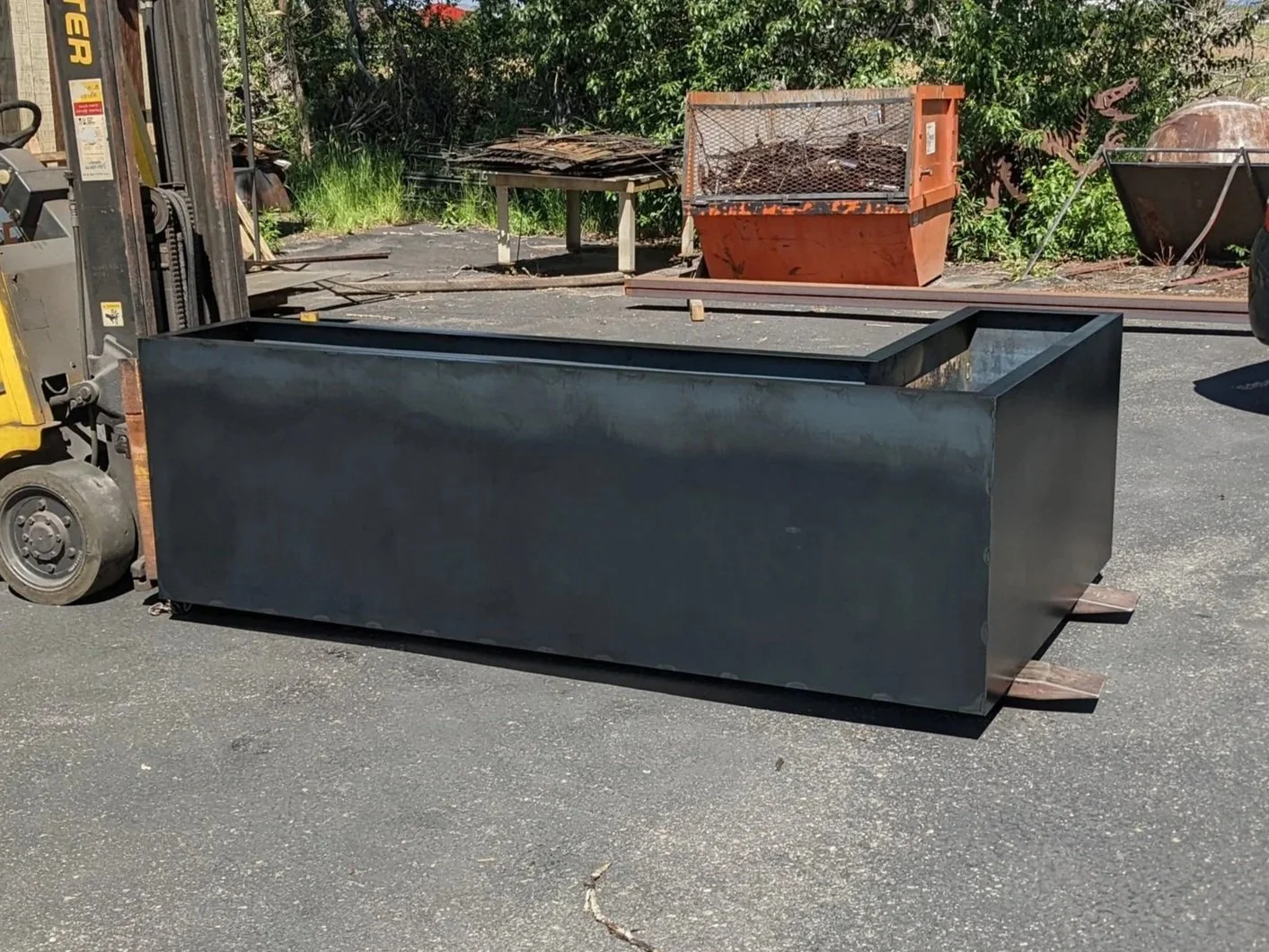 Jaeger, planter boxes