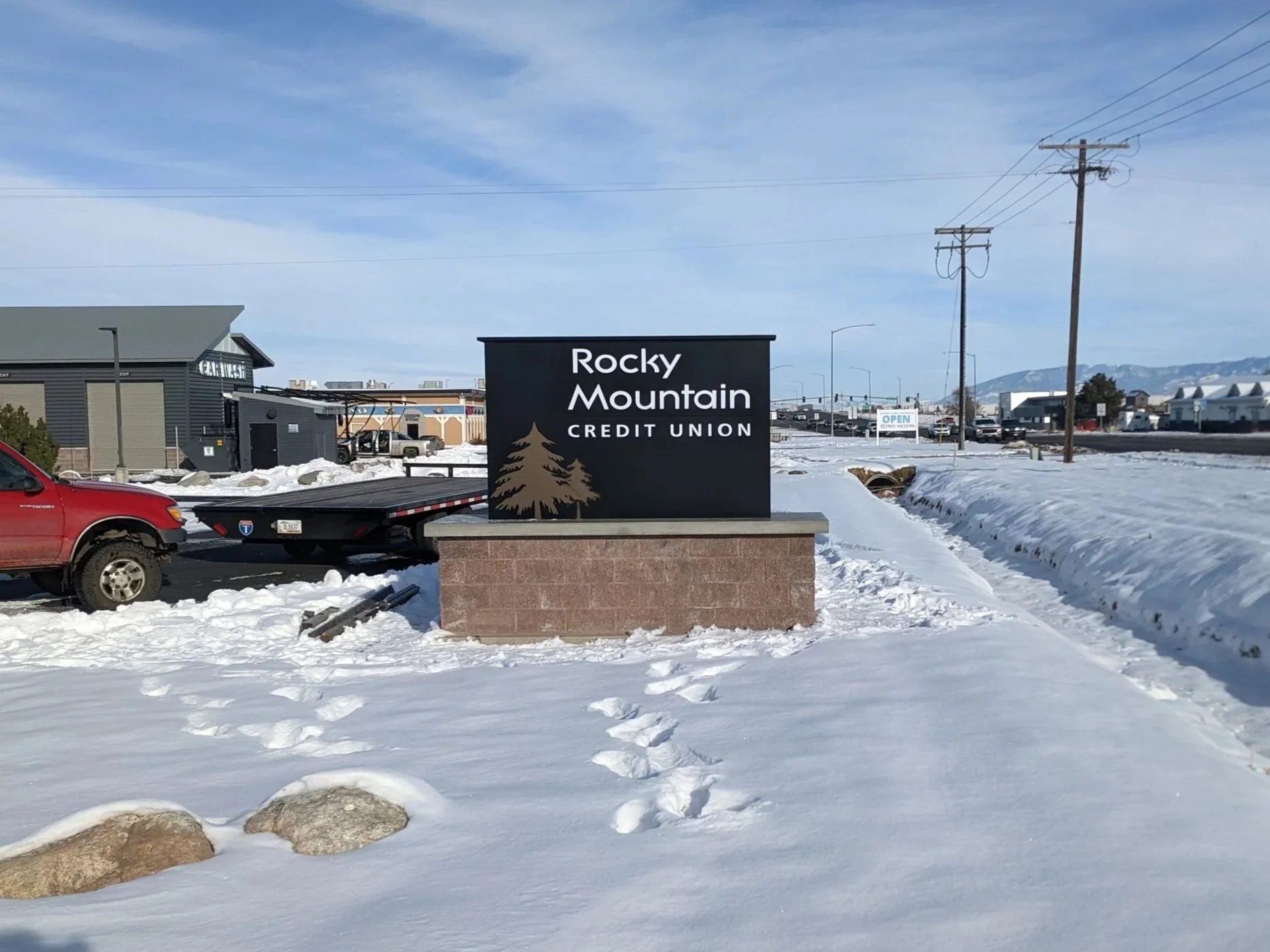 RMCU, buisness signage