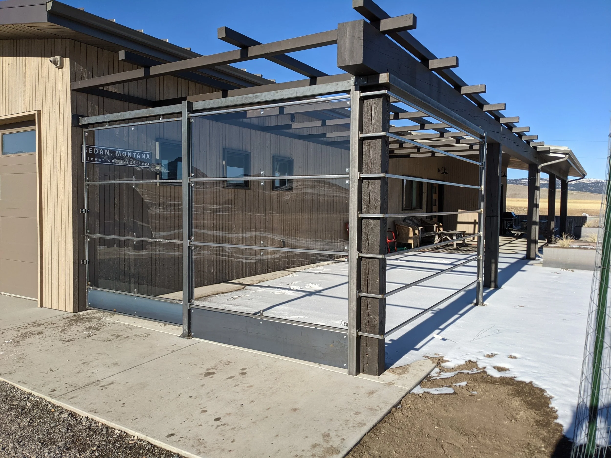 Gillam, windbreak integrated trellis