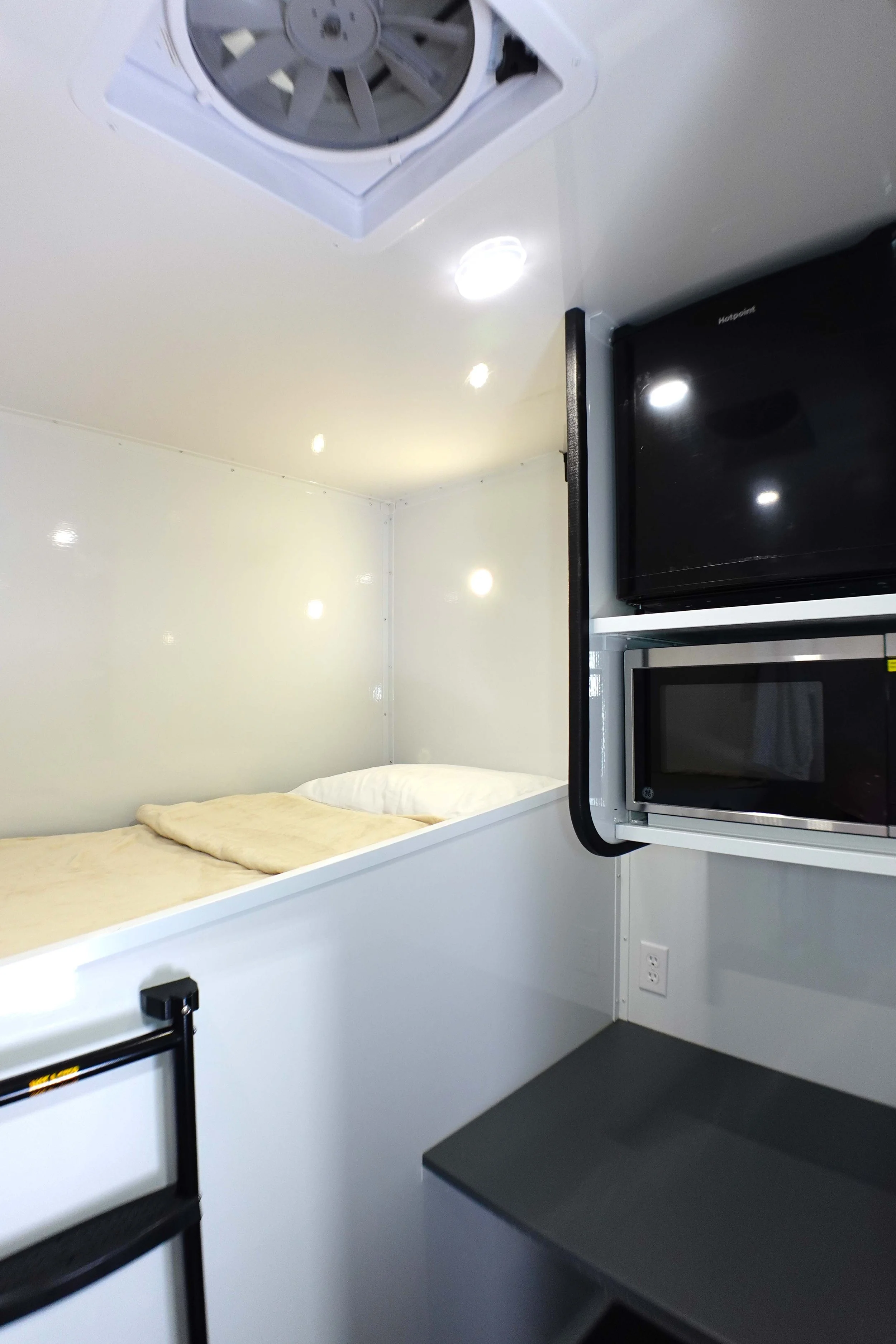 8-Station-Bunkhouse-Int-4.jpg