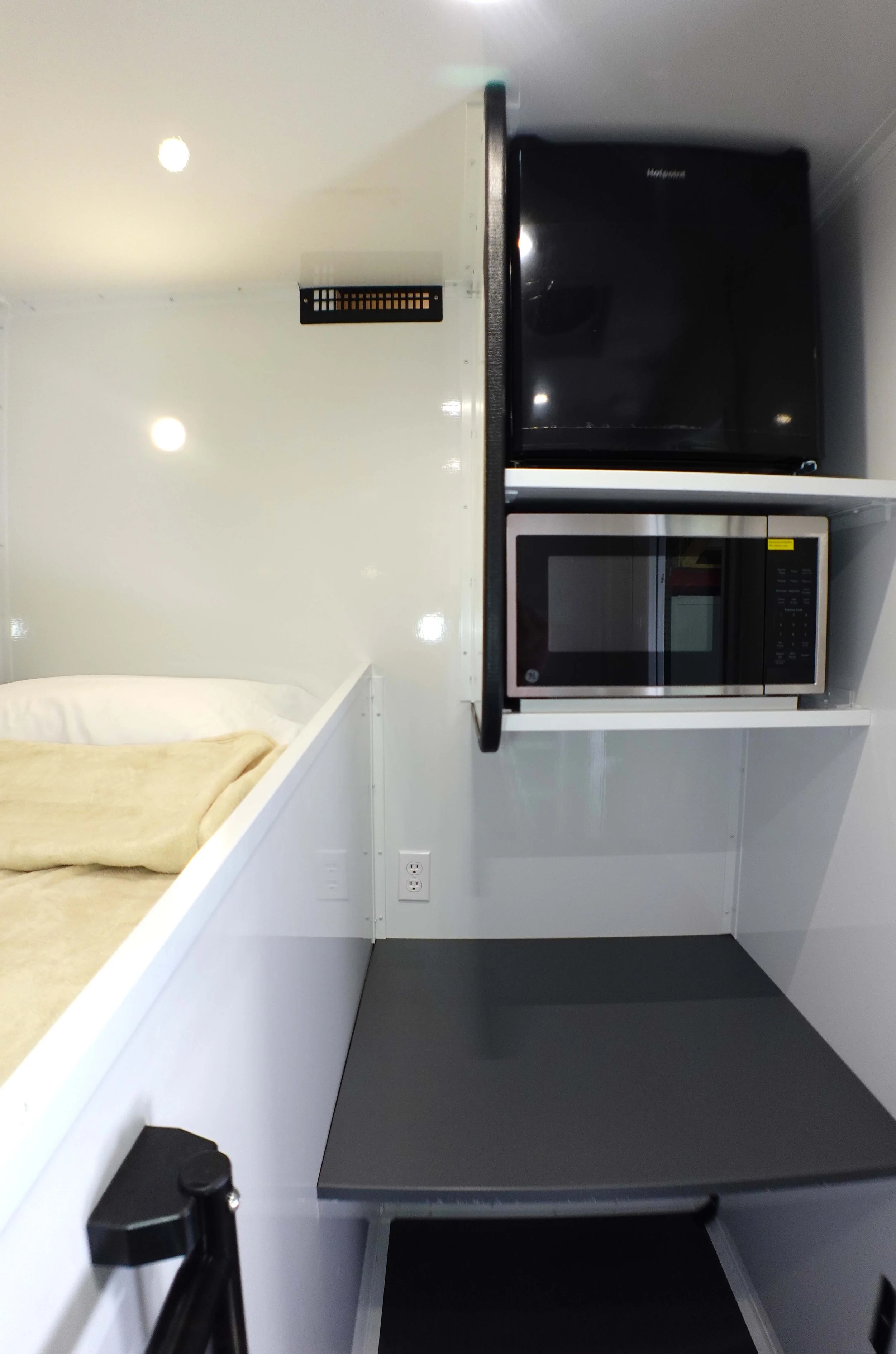 8-Station-Bunkhouse 4.jpg