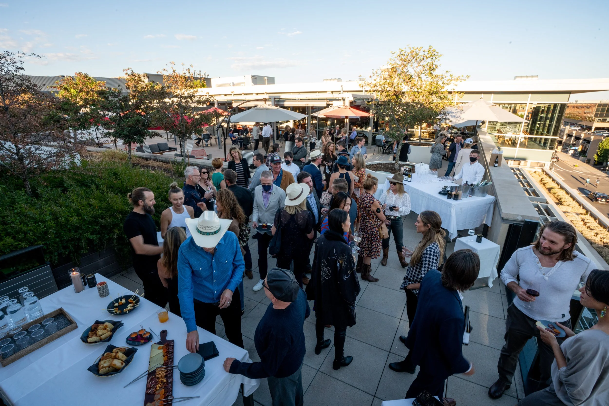 Corrida Salon Patio .jpg