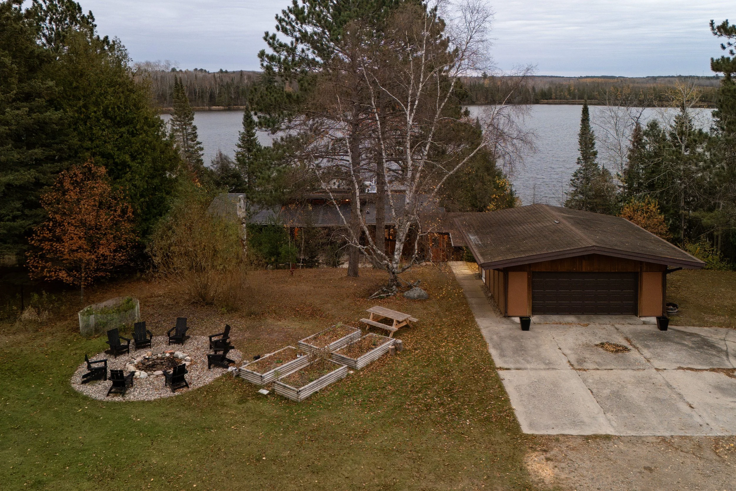 20251026-LODGING-MidMod Minnesota Lakehouse-273.jpg