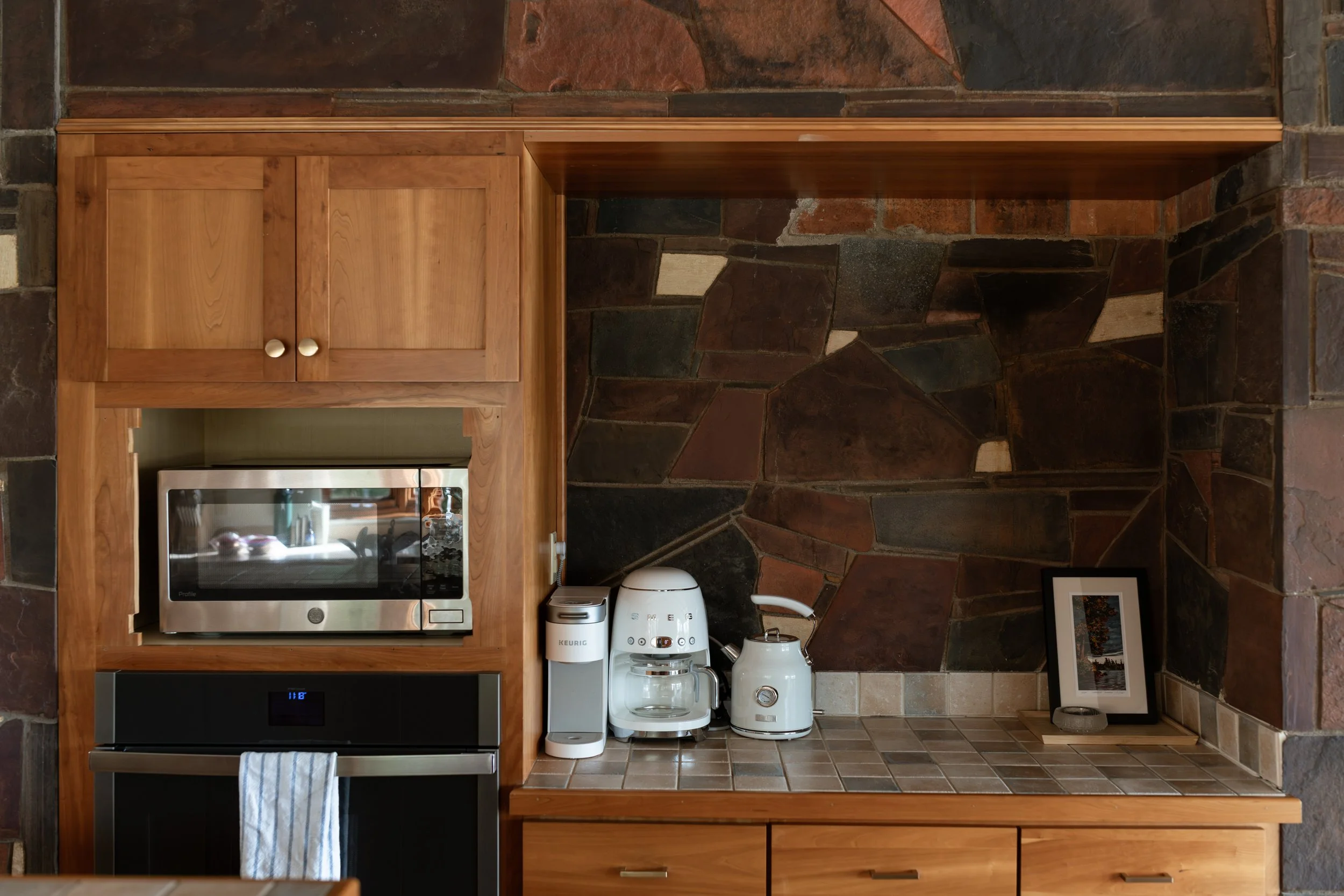 20251026-LODGING-MidMod Minnesota Lakehouse-58.jpg