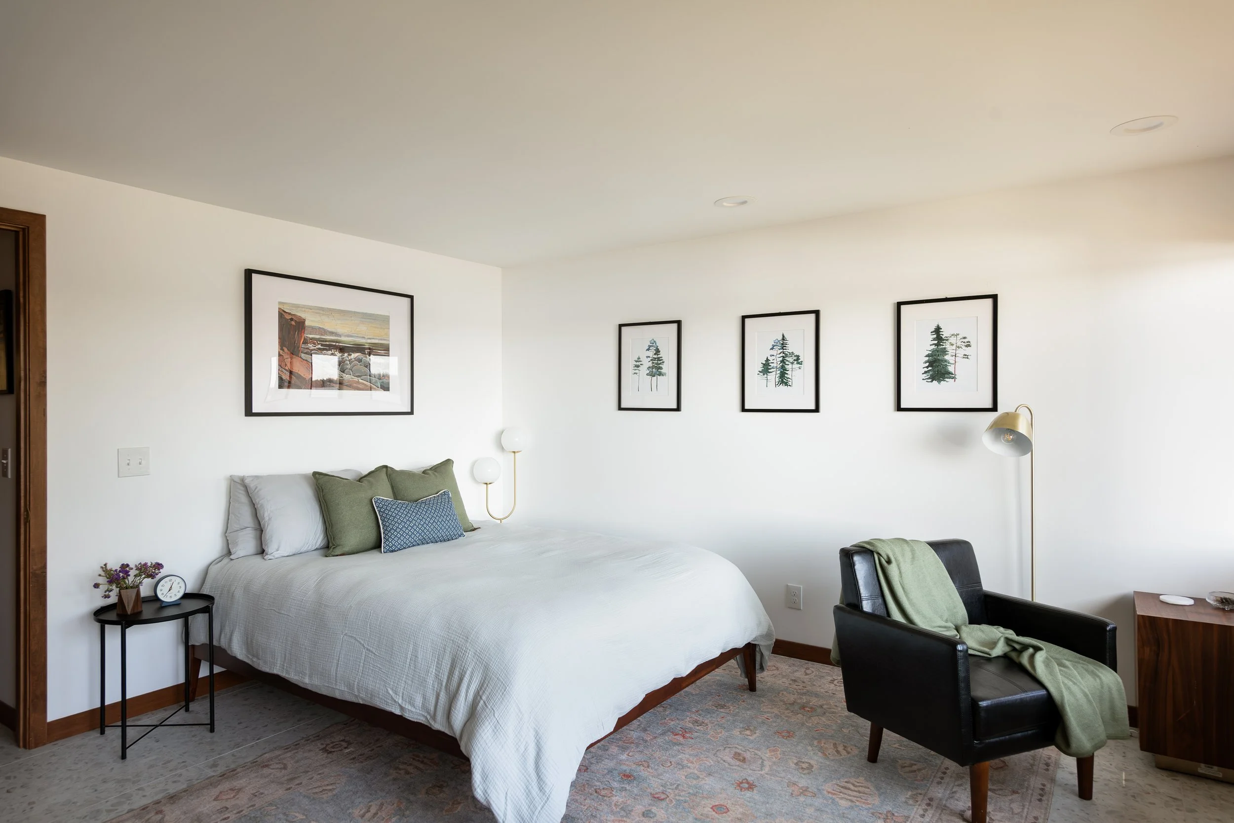 20251026-LODGING-MidMod Minnesota Lakehouse-81.jpg