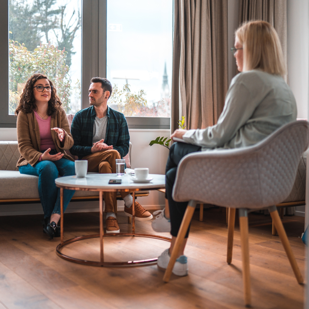 Ep. 18: The 5 Situations that a Couples Therapist Can’t Really Help