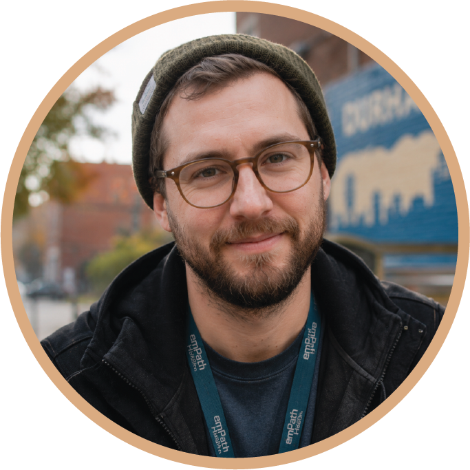 Outreach worker sharing experience using emPath
