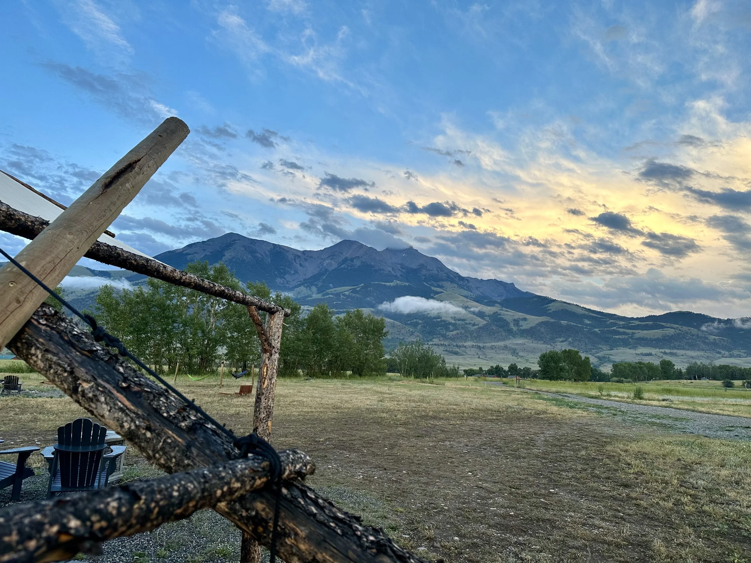 Yellowstone Dreamin Retreat view of Emigrant Peak