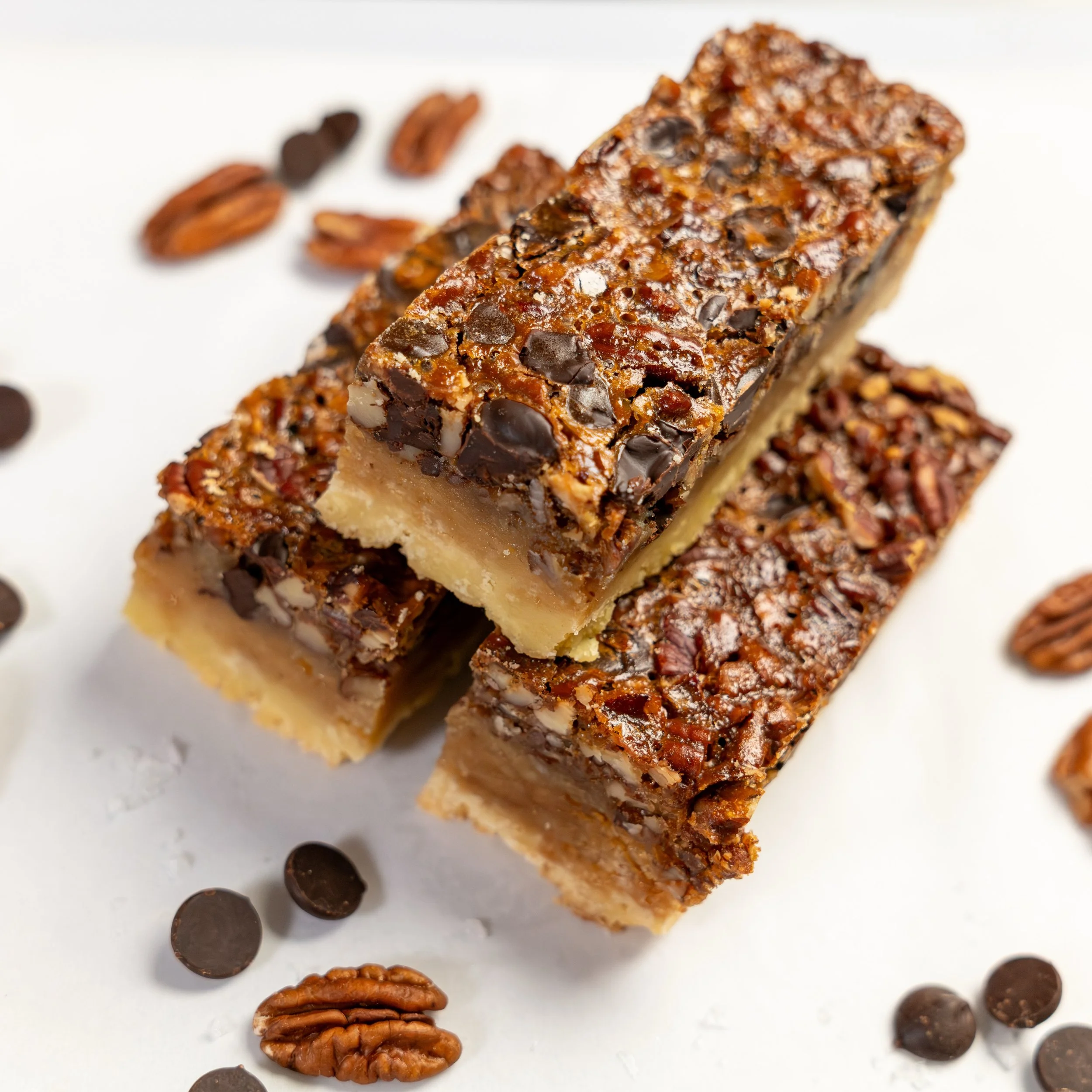 This is my absolute favourite tray bake to make (and eat 🤤) 

Buttery shortbread base, gooey caramel-y filling, toasted pecans, dark chocolate chips and loads of Malton Sea Salt. Like Pecan Pies better big brother 😍

Like the sound of this? It&rsqu