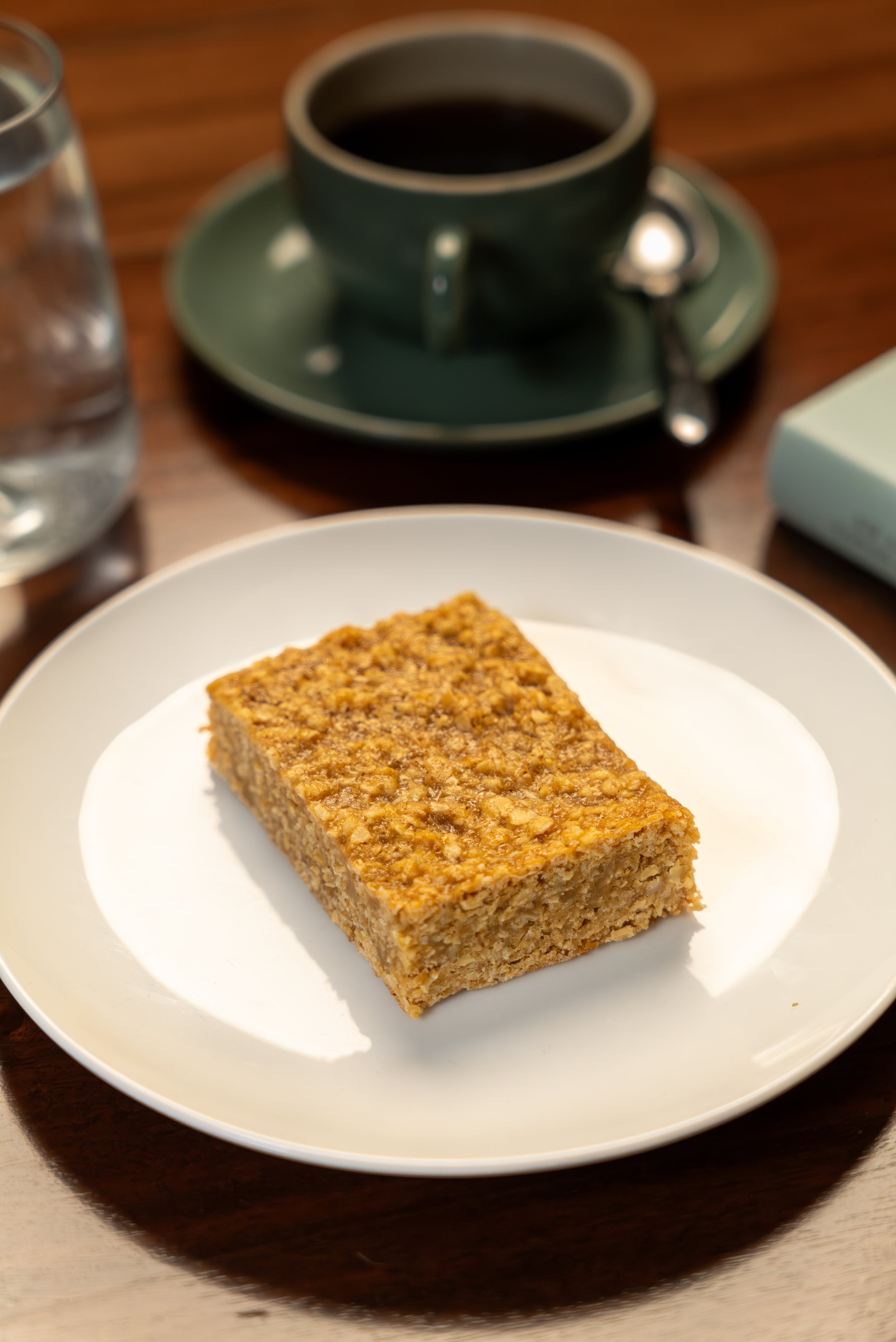 Our original oaty flapjack, made with golden syrup and rolled oats for that classic flavour.