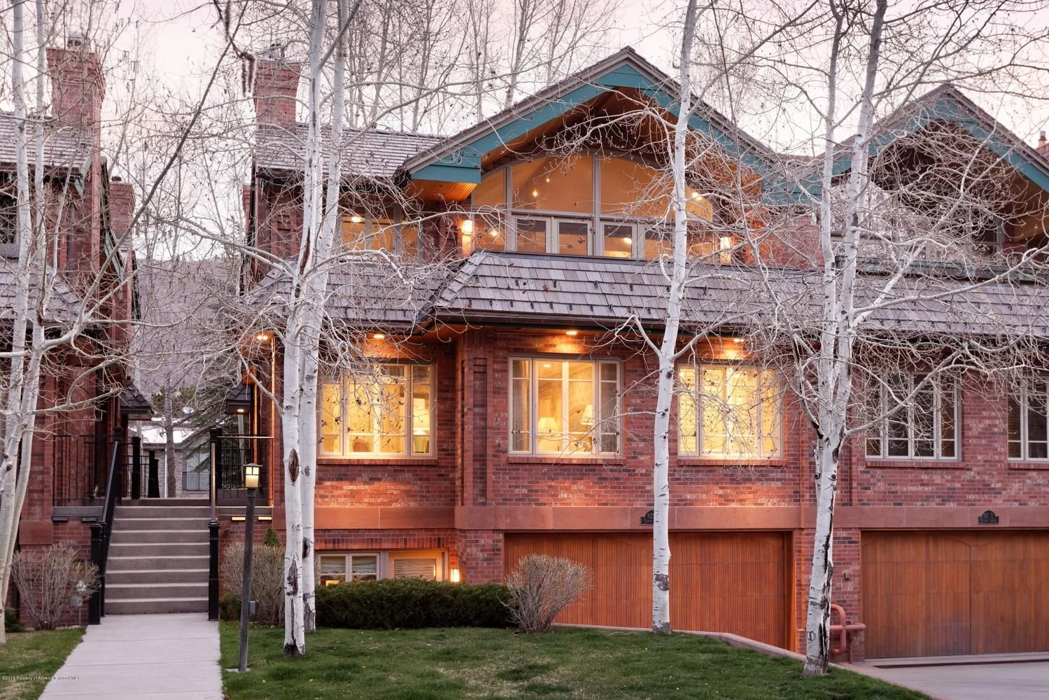 825 E Cooper Ave.