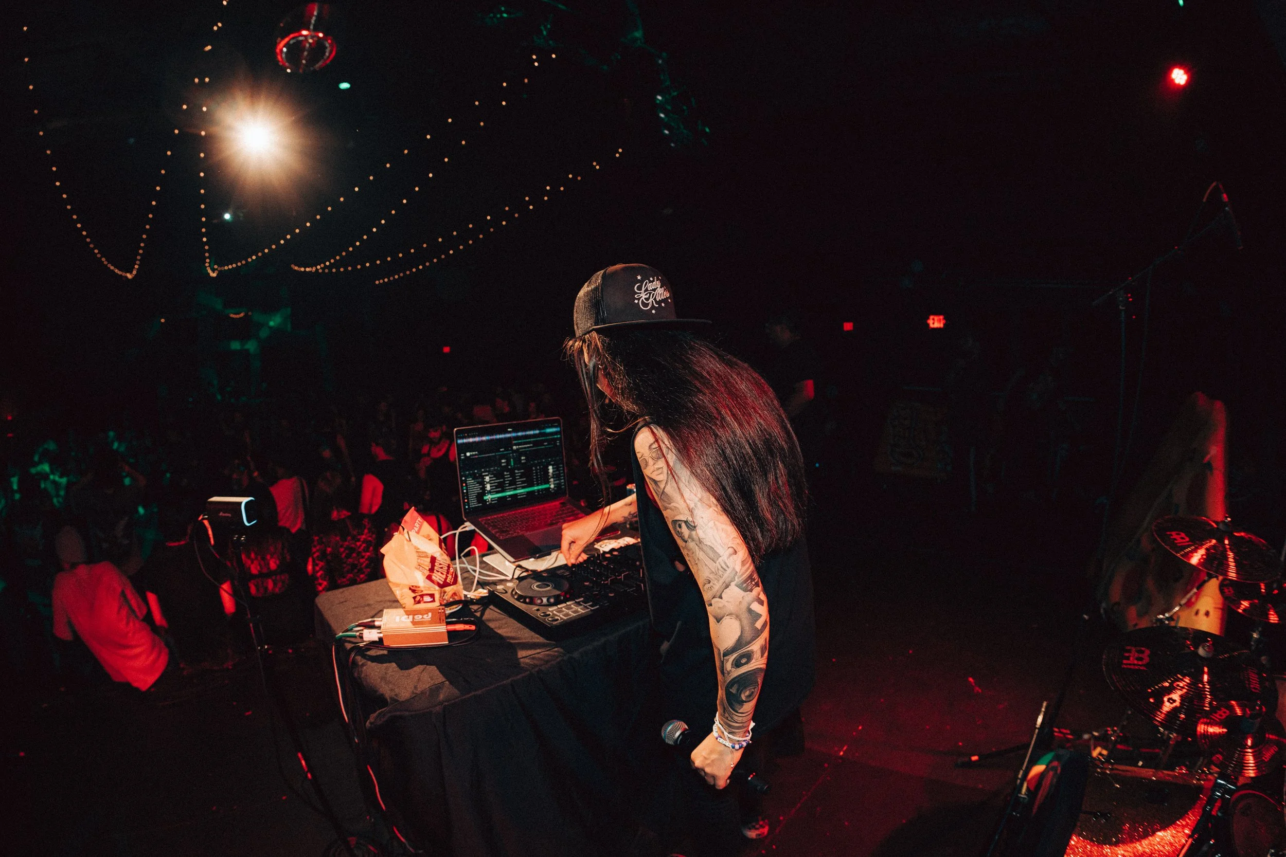 by @Danielzvisual-21.jpg