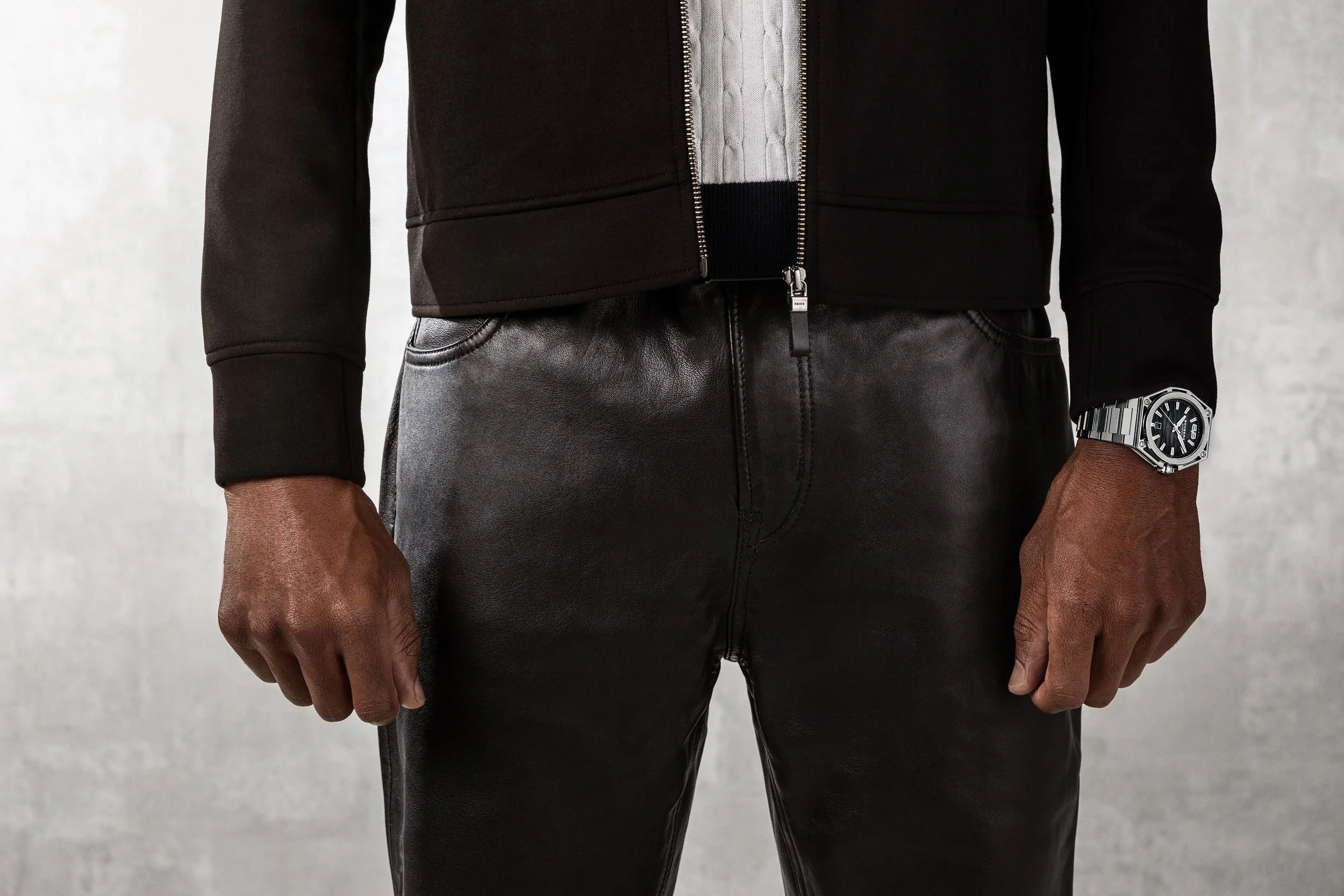 BLK-WATCH_WAYNE_CONCRETE_BG_1_V2 (1).jpg