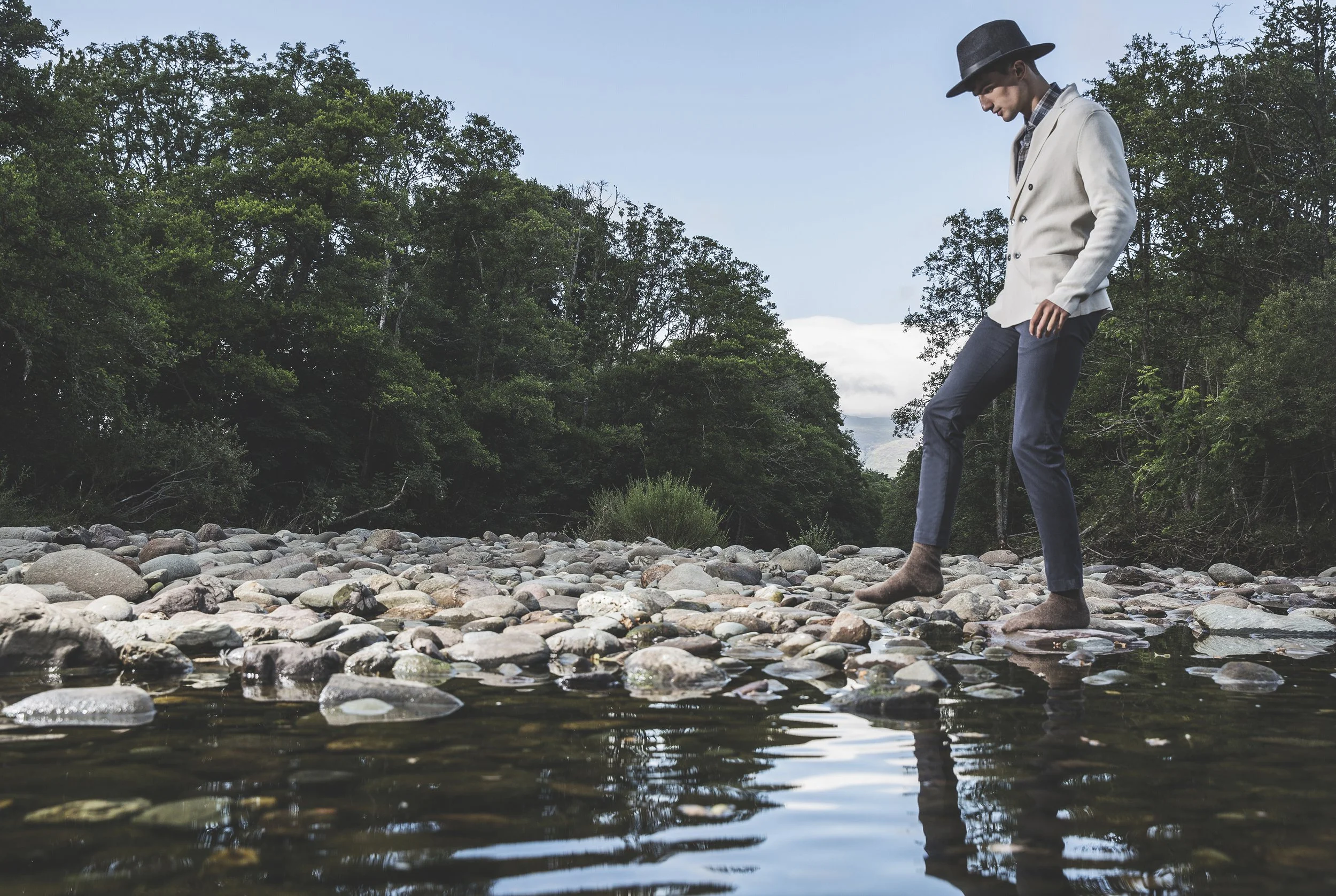 UNDYED BROWN MALE BEACH-1.jpg