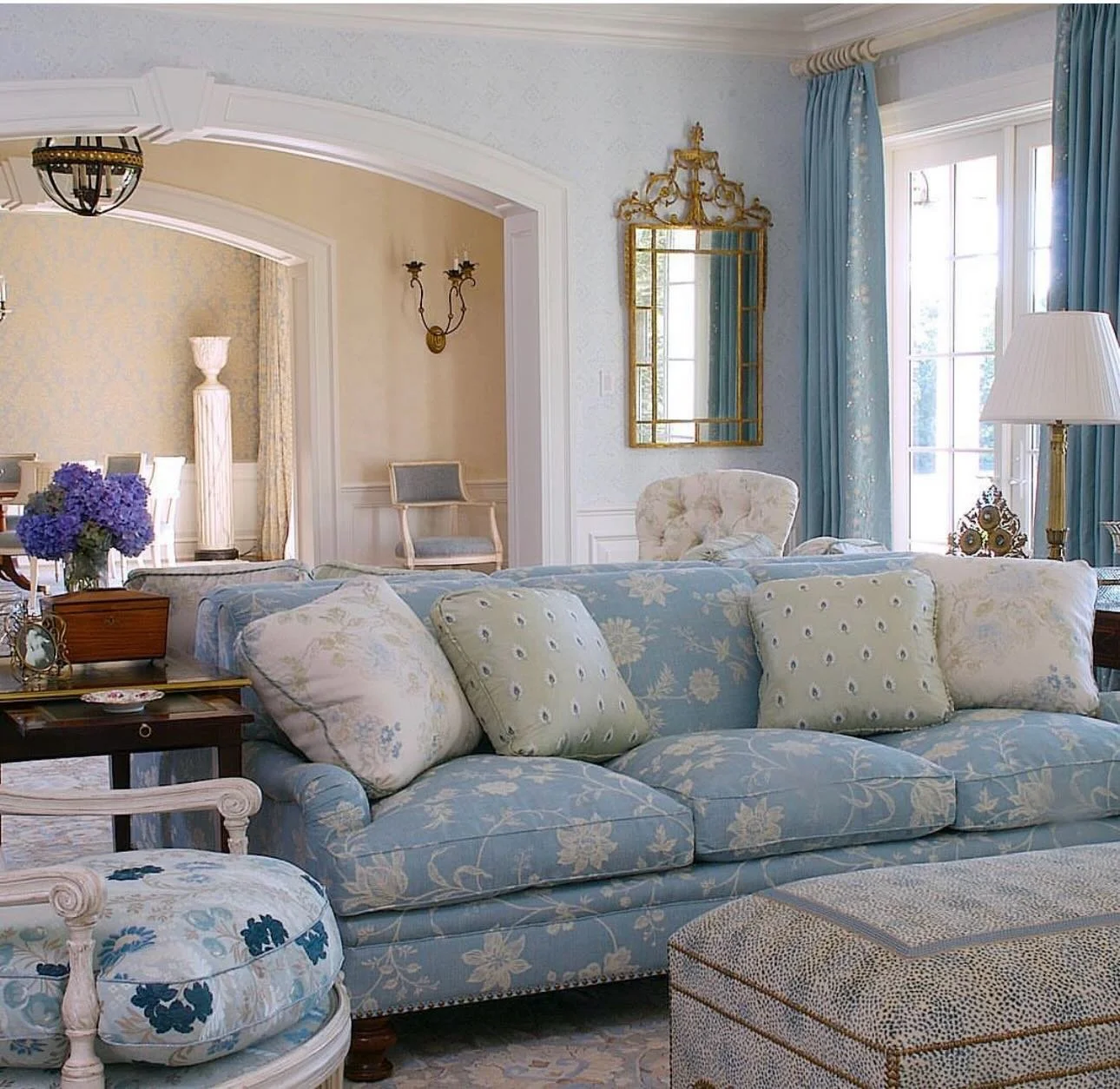 Another view of a Connecticut Living Room with @cowtanandtout sofa fabric and a spectacular brocade from @colonyfabrics through @scalamandre_nyc on a pair of painted Italian arm chairs.  #blueandwhite #traditonaldecor