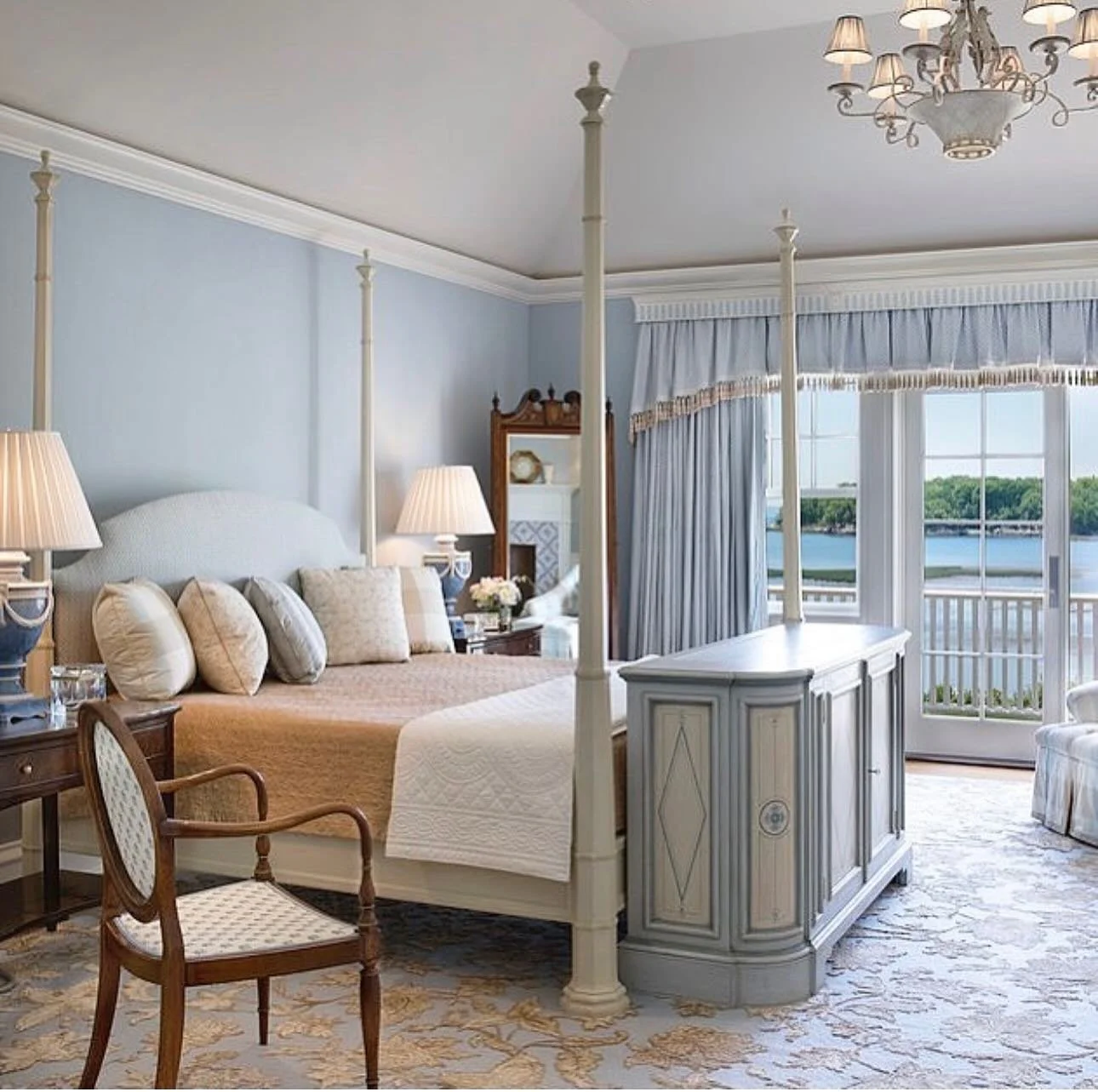 One of my favorite bedrooms centered around a custom made bed by @joseph_biunno_ltd sitting on a @jdstaron rug.  Walls upholstered in @hollandandsherry_nyc wool #quietelegance  #blueandwhite