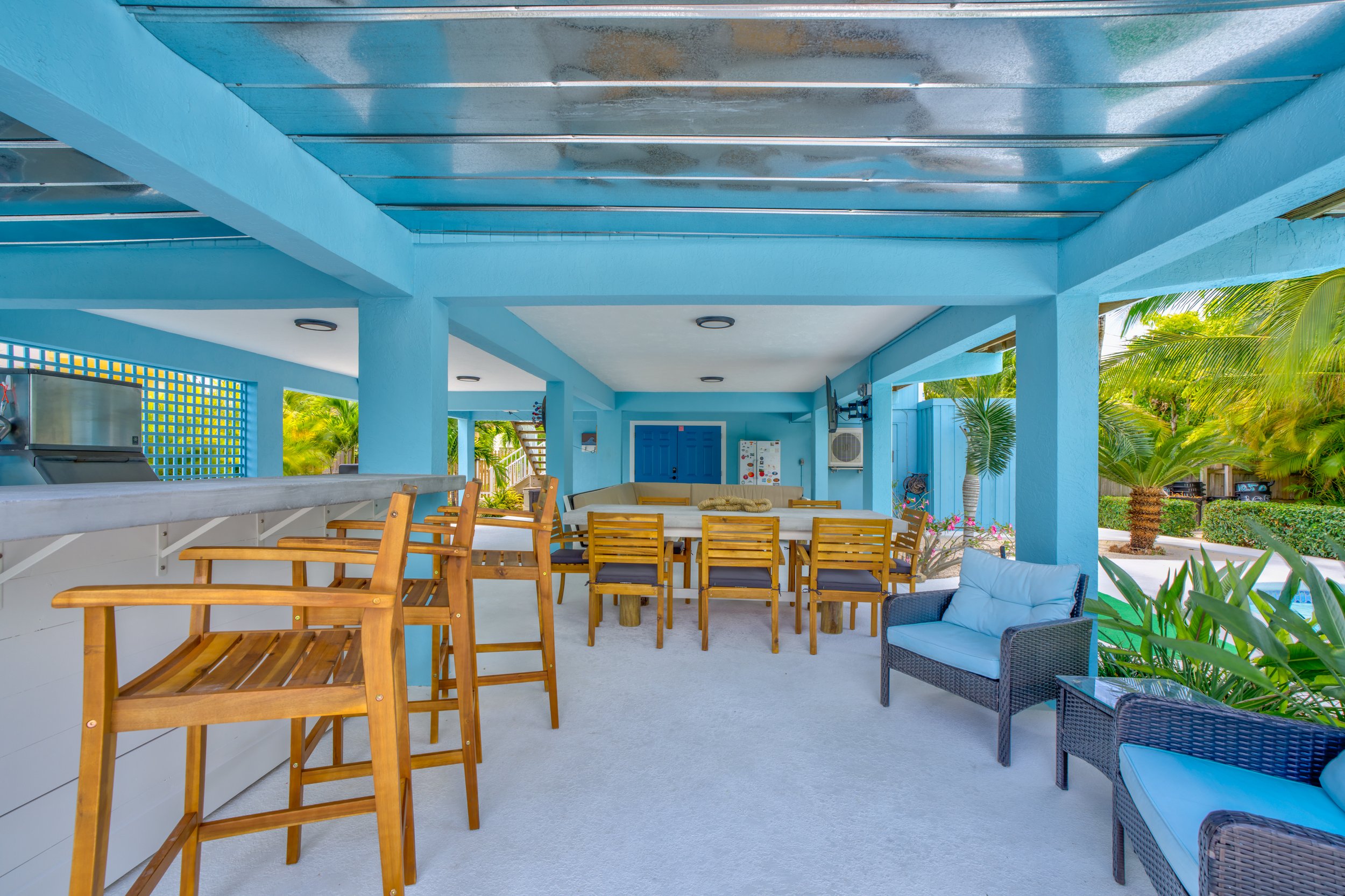 Outdoor Living, Kitchen, & Bar Area