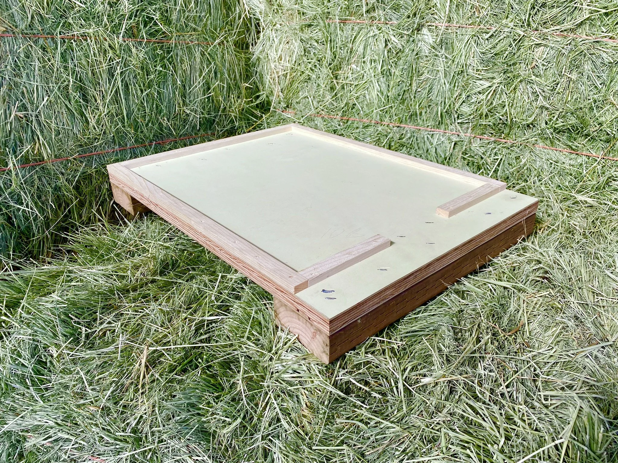 Bottom Board - 10 Frame Assembled