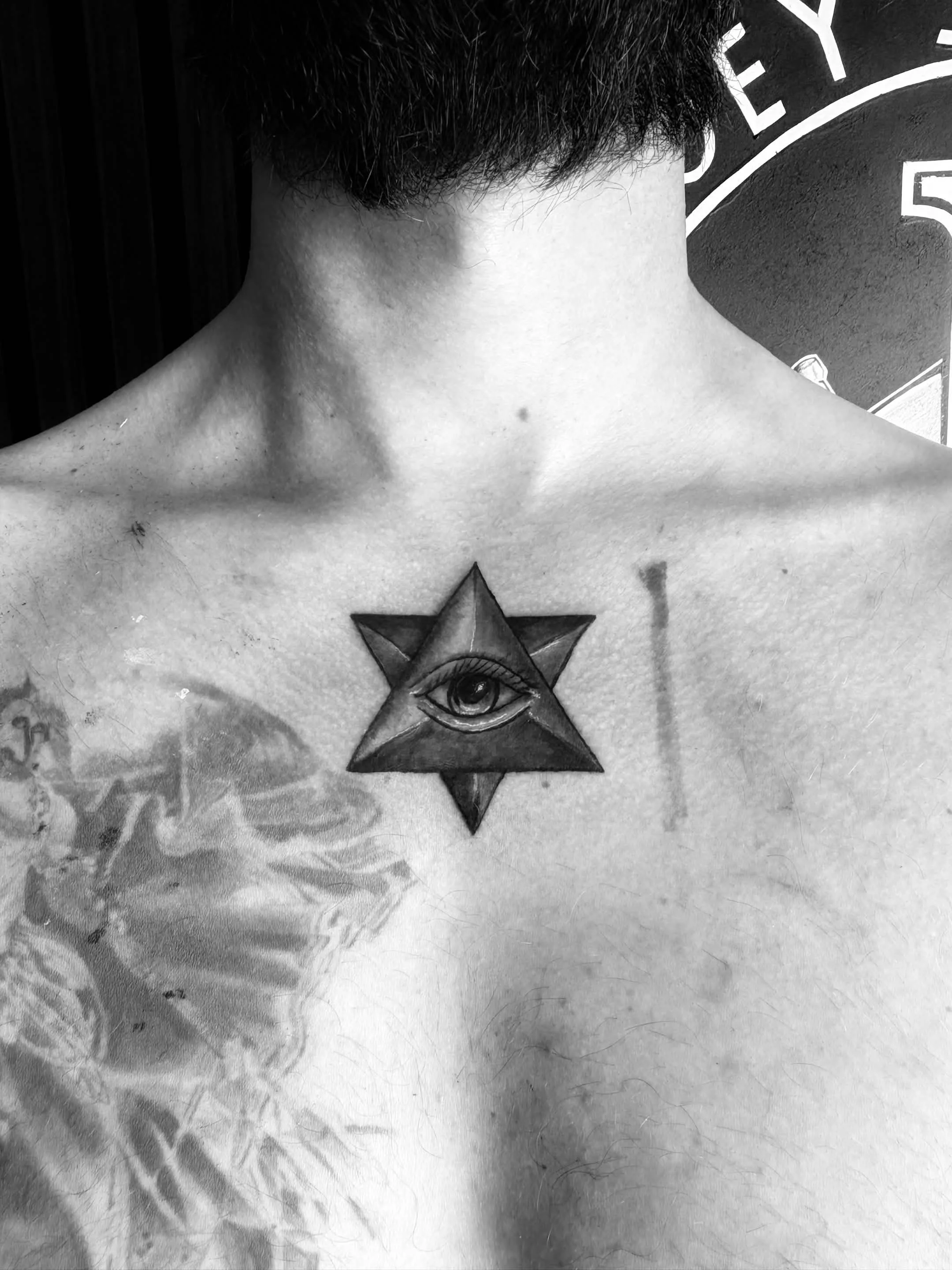   ( 120,- ) Rating Klant : ⭐⭐⭐⭐⭐
- Black & grey realisme 
- Design, afgestemd op de klant