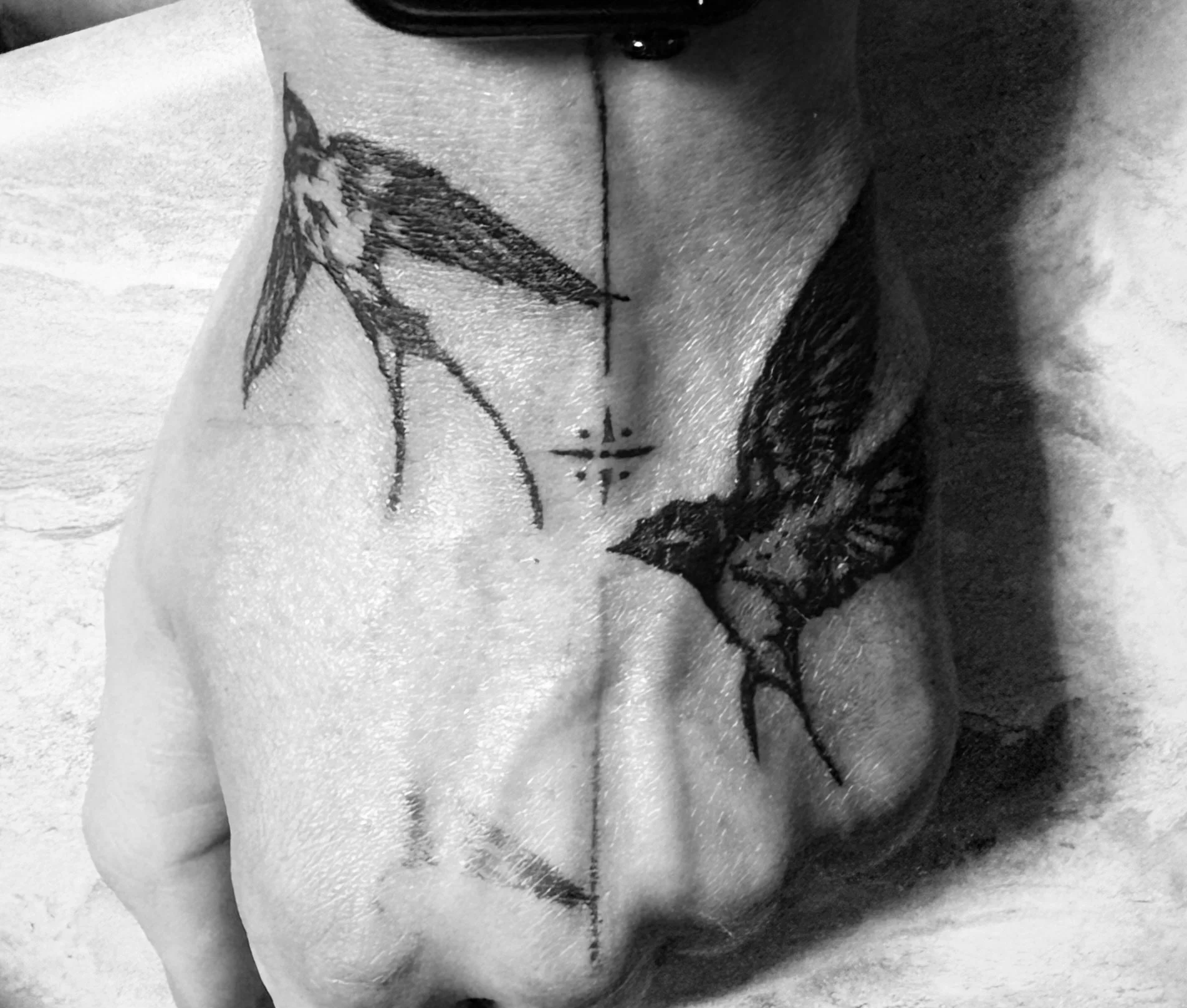  ( 120,- ) Rating Klant : ⭐⭐⭐⭐⭐
- Moderne blackwork tattoo
- Custom design, afgestemd op de klant