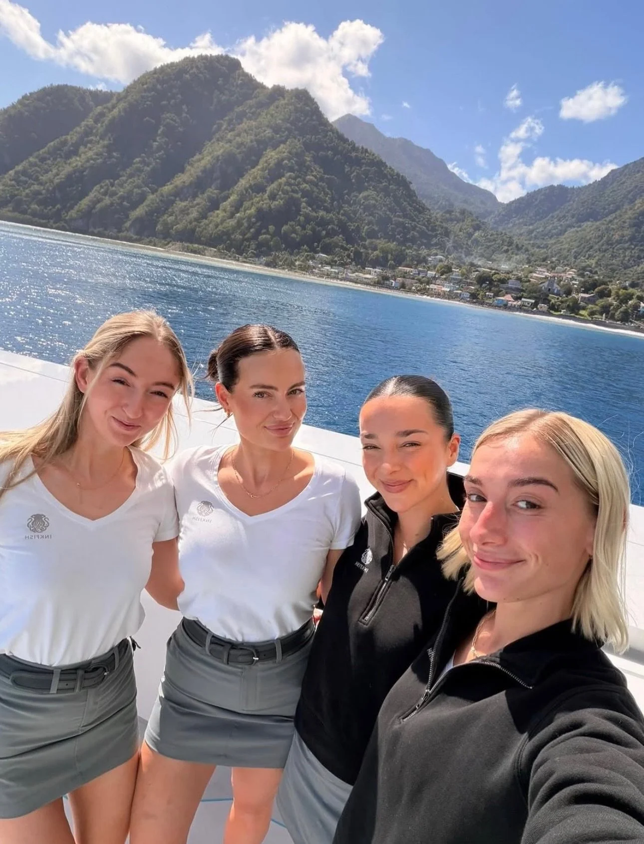 friends/family: so what have you been doing at work recently?
yachtcrew: 

📸 @maddyscott_ 

#crewgoals #yachtcrew #yachtcrewlife #yachting #yachties