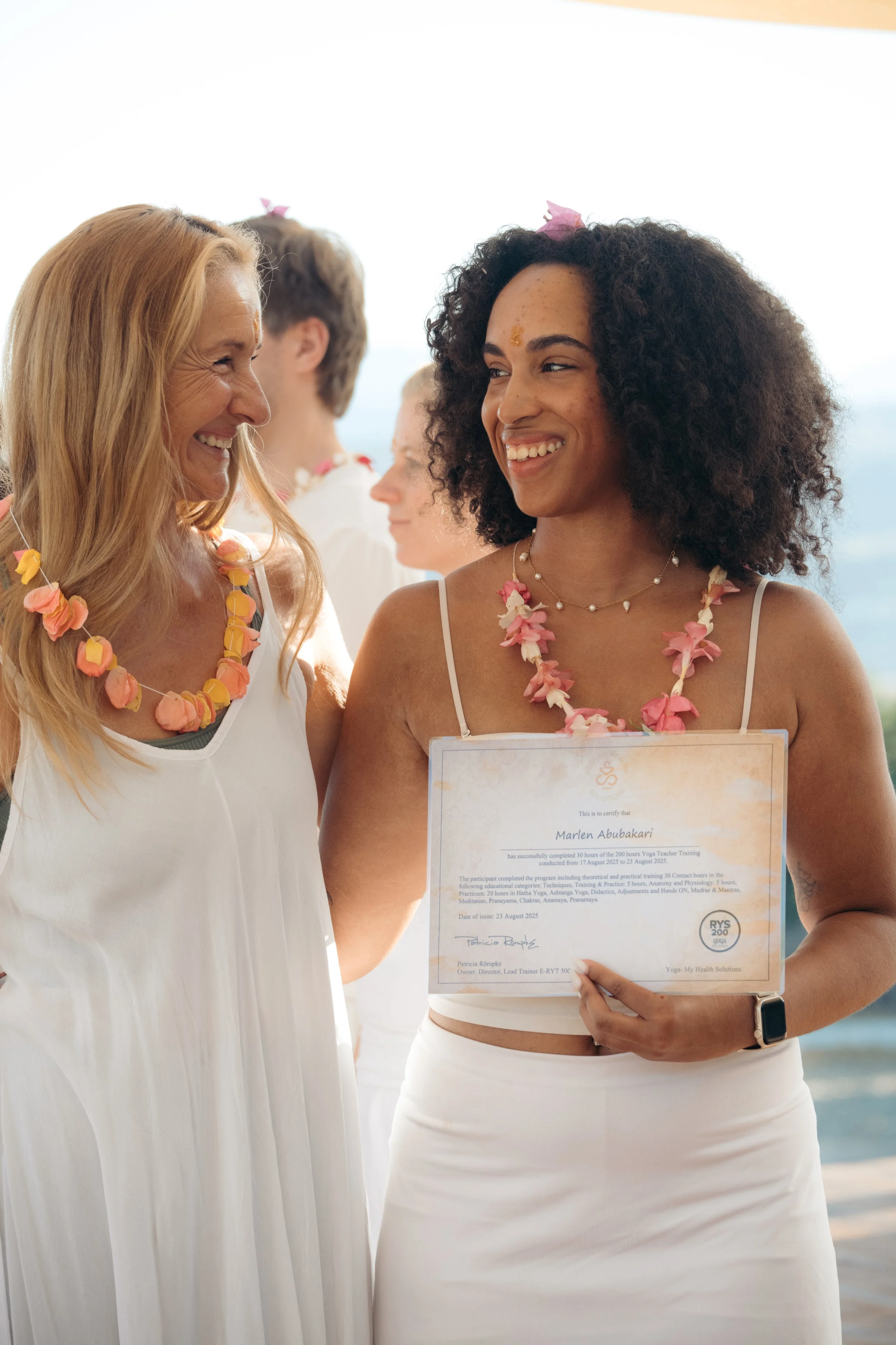 Fundierte Expertise: Qualität und Leidenschaft als Basis. Meine 200h zertifizierte Yoga-Ausbildung ist das Fundament für die achtsame Begleitung meiner Kunden. Dieses Wissen fließt in jedes Projekt vom Steady Flow Studio ein.