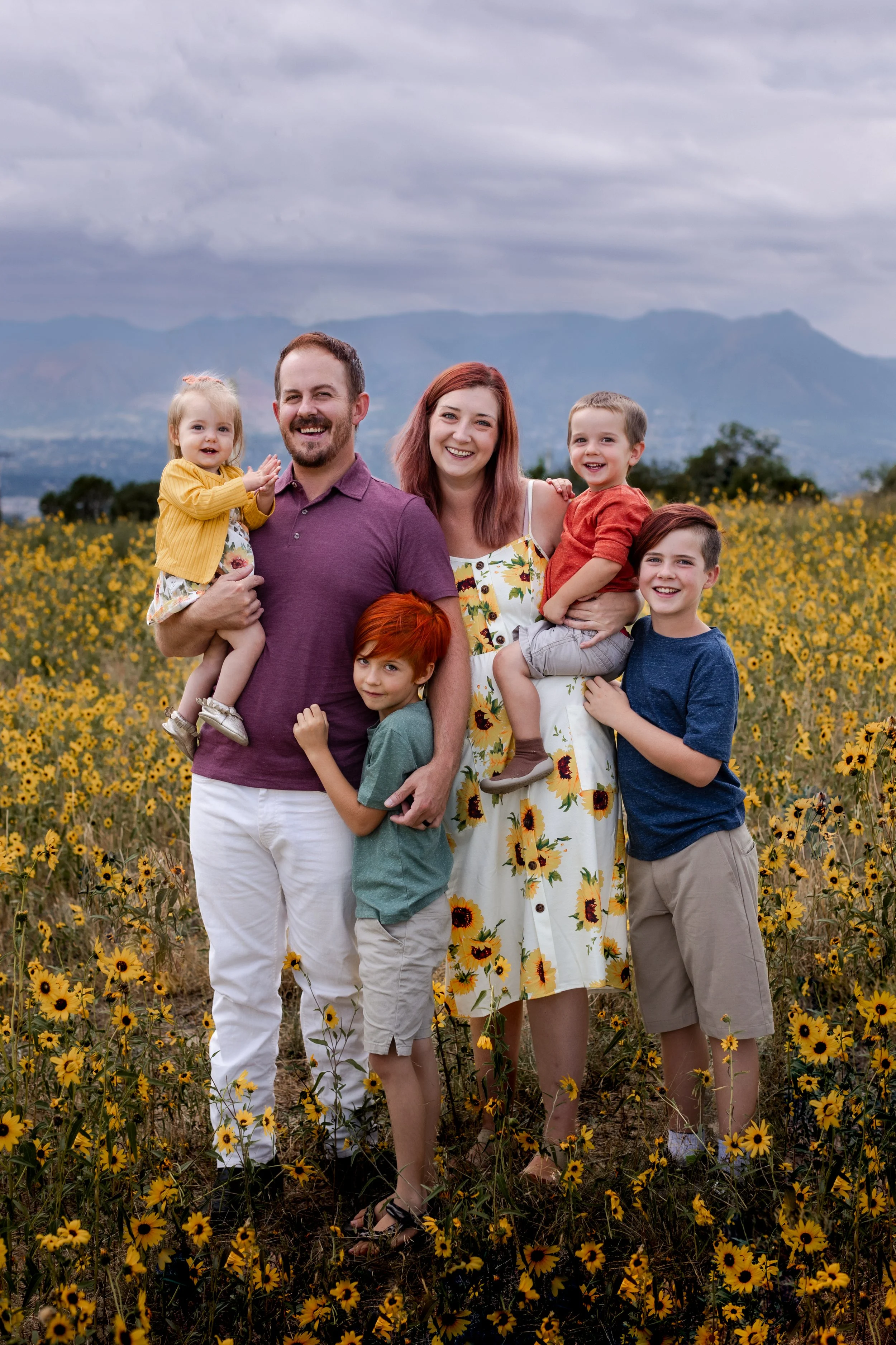 Family-sunflower-field-mountains-sunset-colorado-springs.jpg
