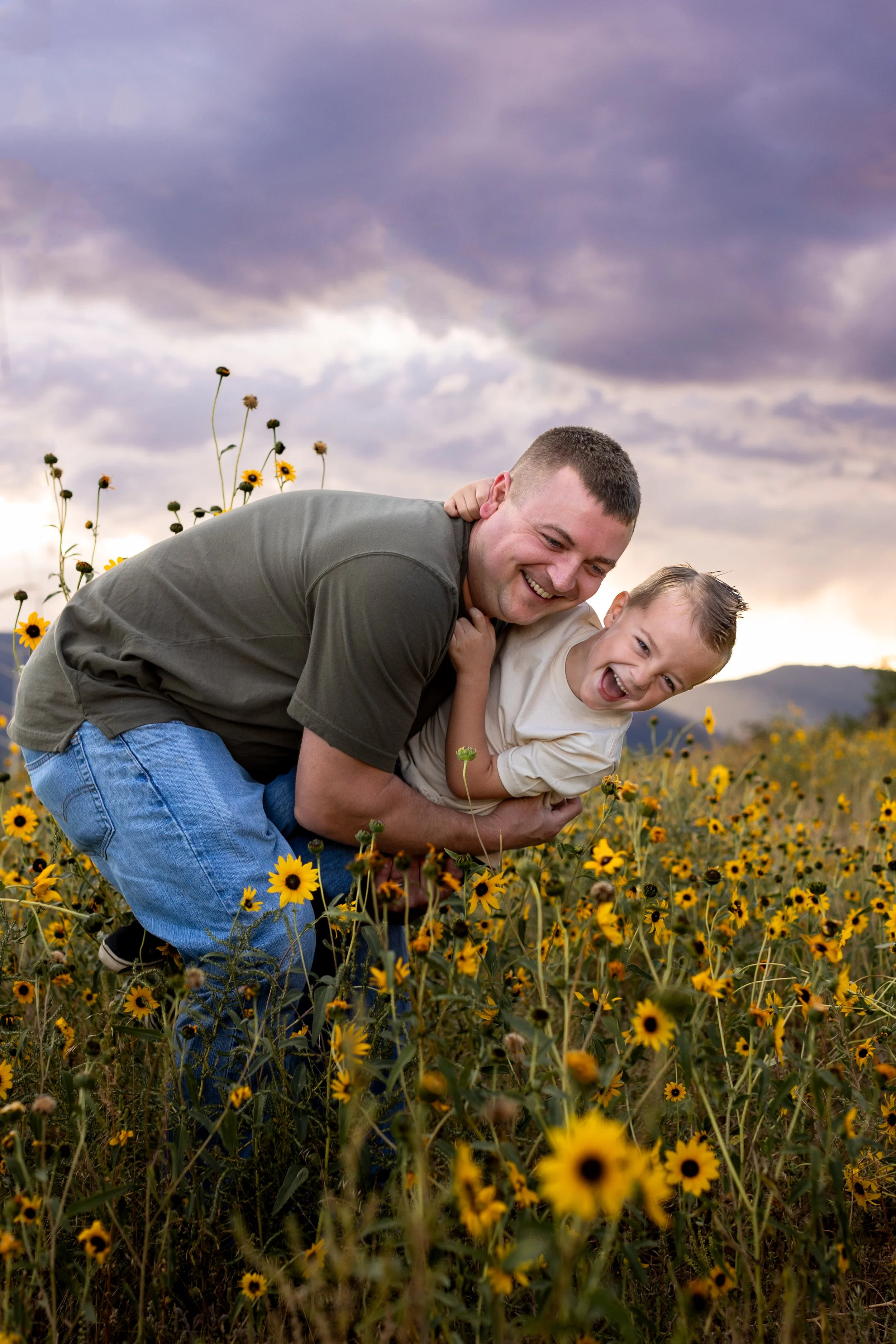 Biedron Family Sunflowers 2023-8.jpg