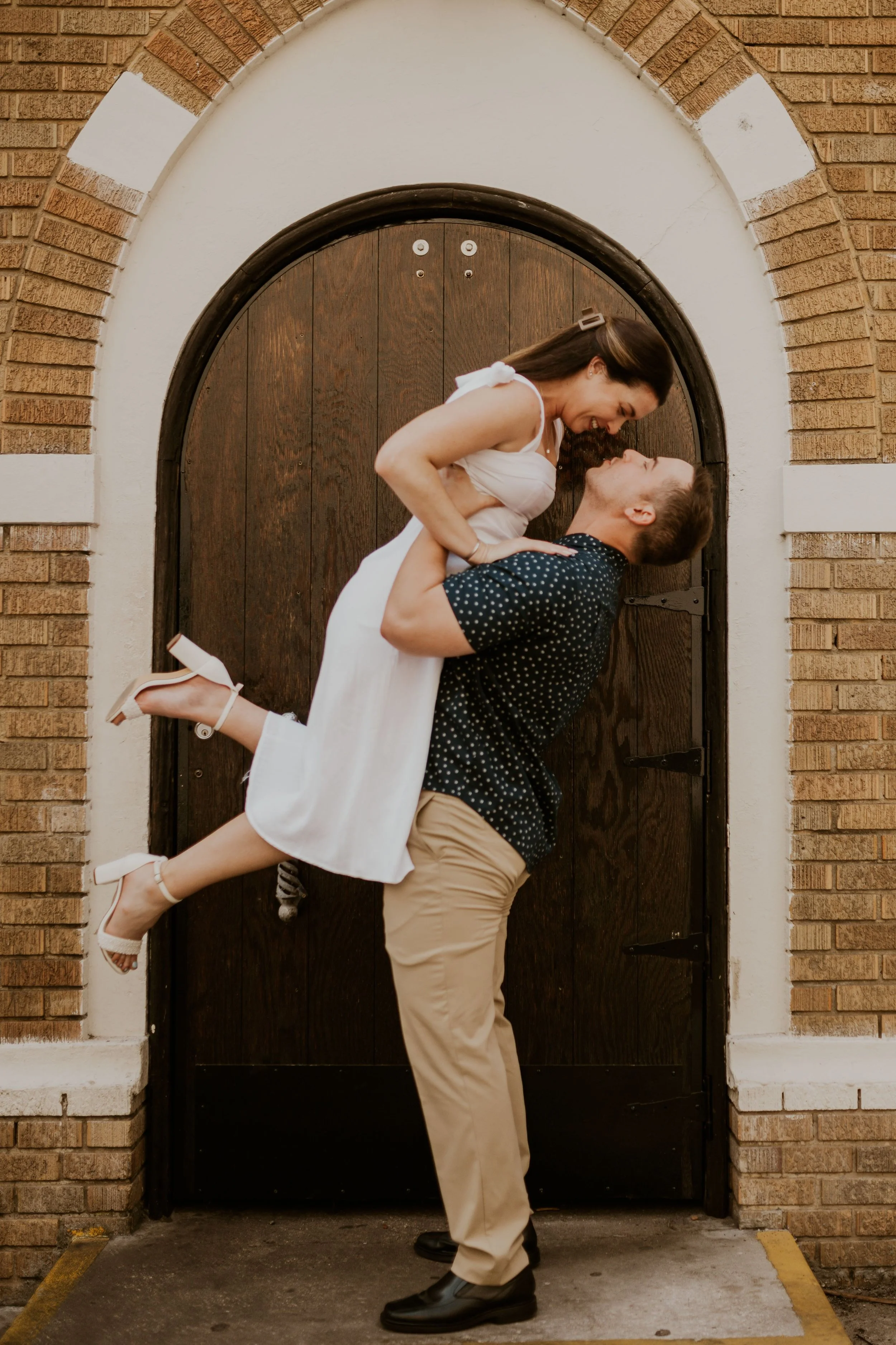 tampa-engagement-photographer-near-me-19.jpeg