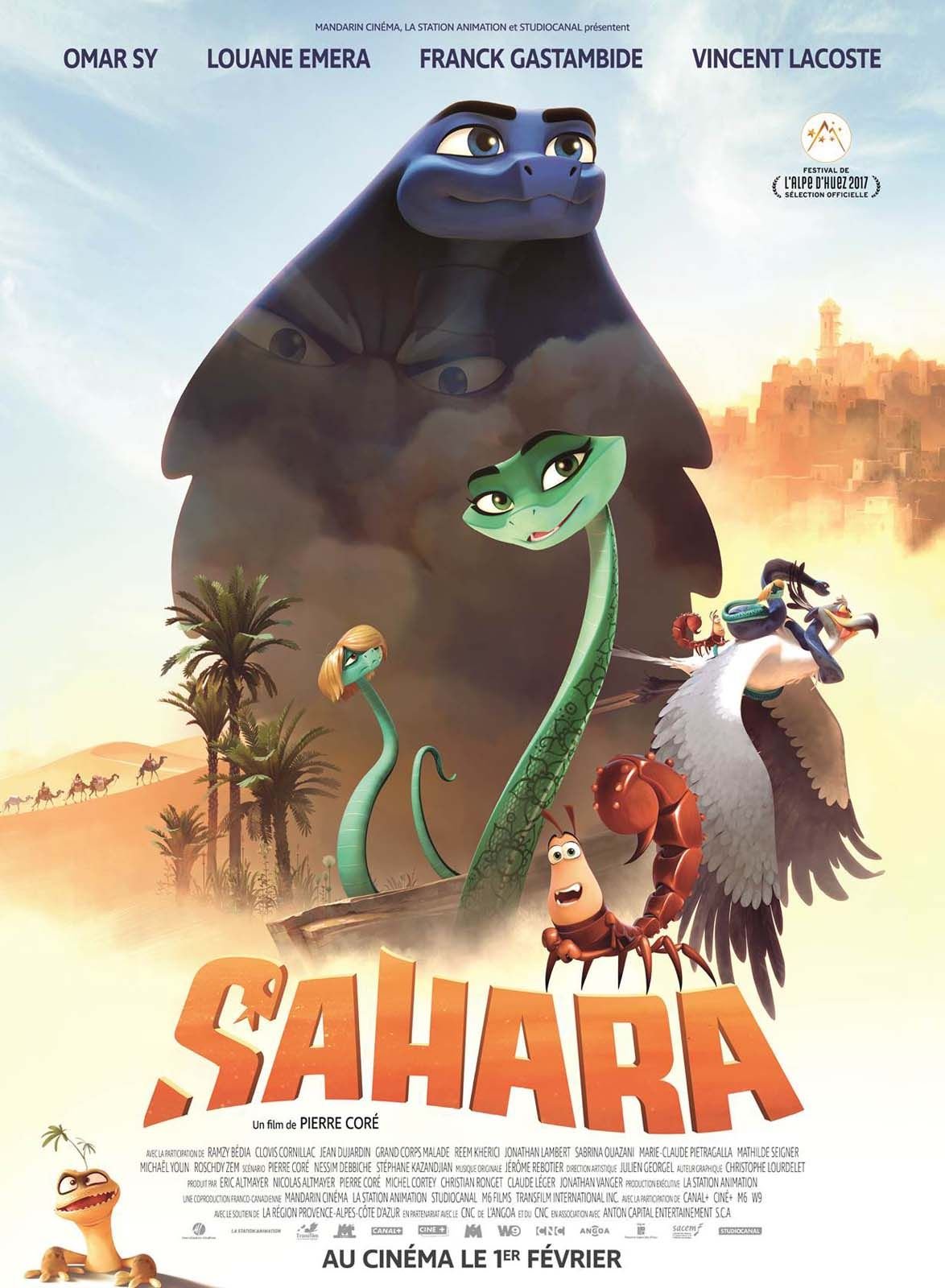 Affiche du film d'animation intitulé 'Sahara' montrant un grand lézard vert avec un sourire séduisant en première plan, et un grand lézard noir avec des yeux humains en arrière-plan. Autour, divers animaux du désert, dont une petite fourmi, un dromadaire, un pélican et une autruche, avec un décor de palmiers et de dunes de sable. Titres et noms d'acteurs en haut, avec des logos et inscriptions promotionnelles à droite.