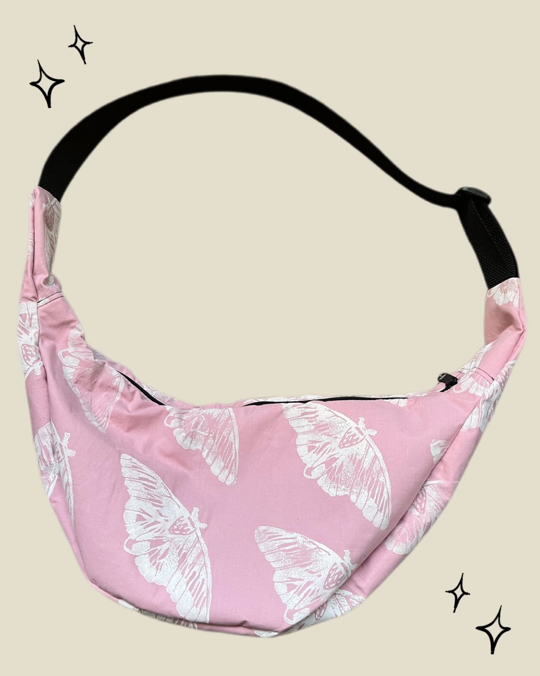 Fiona ⋆˙⟡ A moth printed Super Sling.

Available at Oyster Fest 6/13!