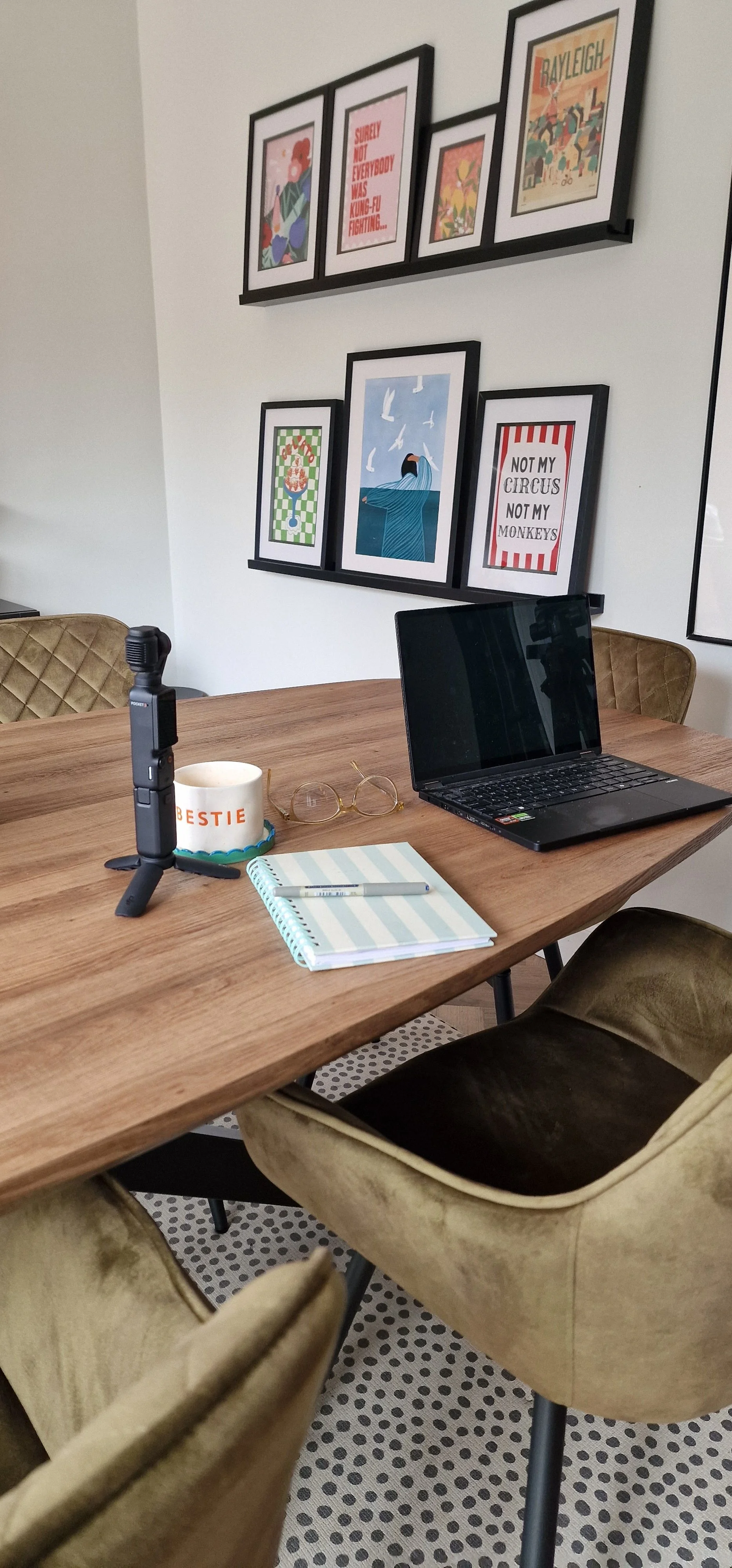 Helping small business owners stay visible on social media without overwhelm