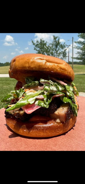 Q859 pork belly sandwich
