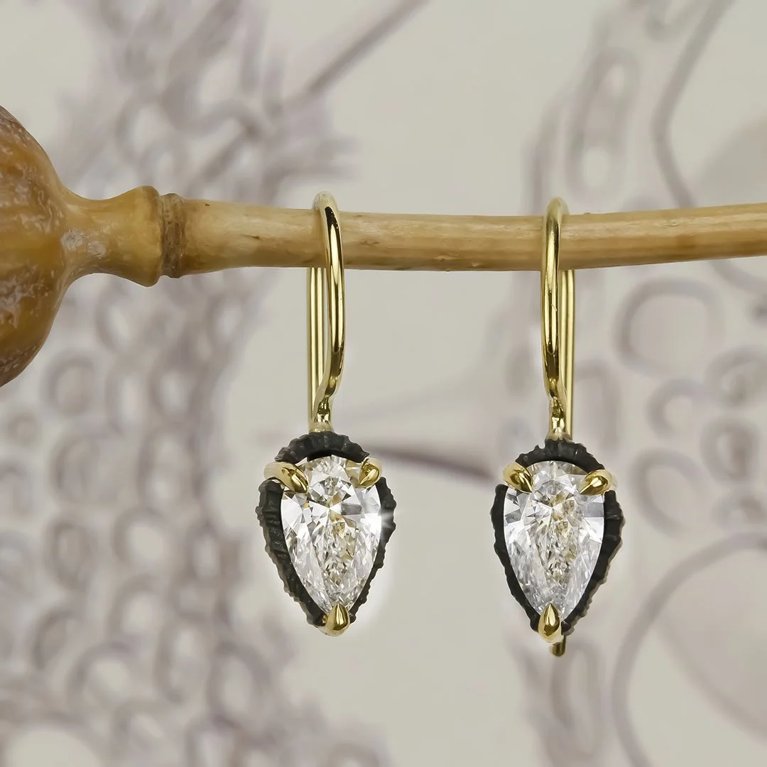 chroma_wire_earrring_pear_lab.jpg