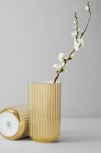 Lyngby+vase+gold+lifestyle.webp