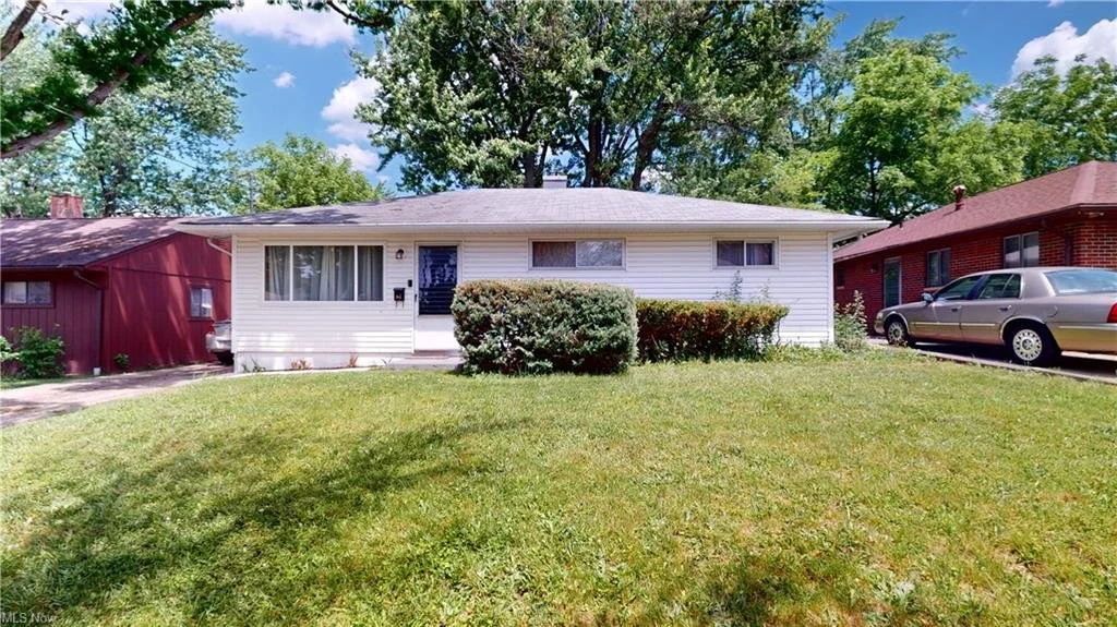 Cute ranch I helped my buyers buy in the heart of Akron