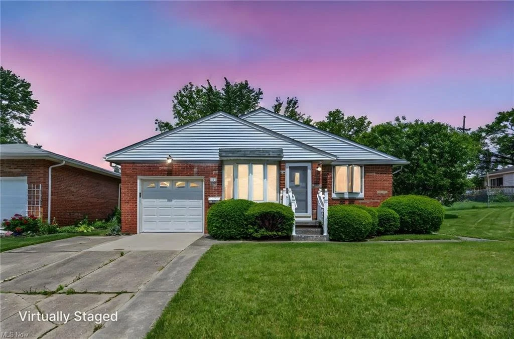 Beautiful home in Cuyahoga Falls I helped my seller sell in a little over 2 weeks! Cash Deal! 