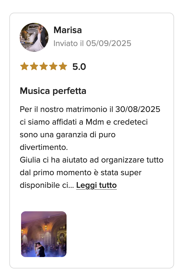Screenshot di una recensione a 5 stelle di una cliente soddisfatta che loda la professionalità di Mirko e Giulia per l'organizzazione del suo matrimonio
