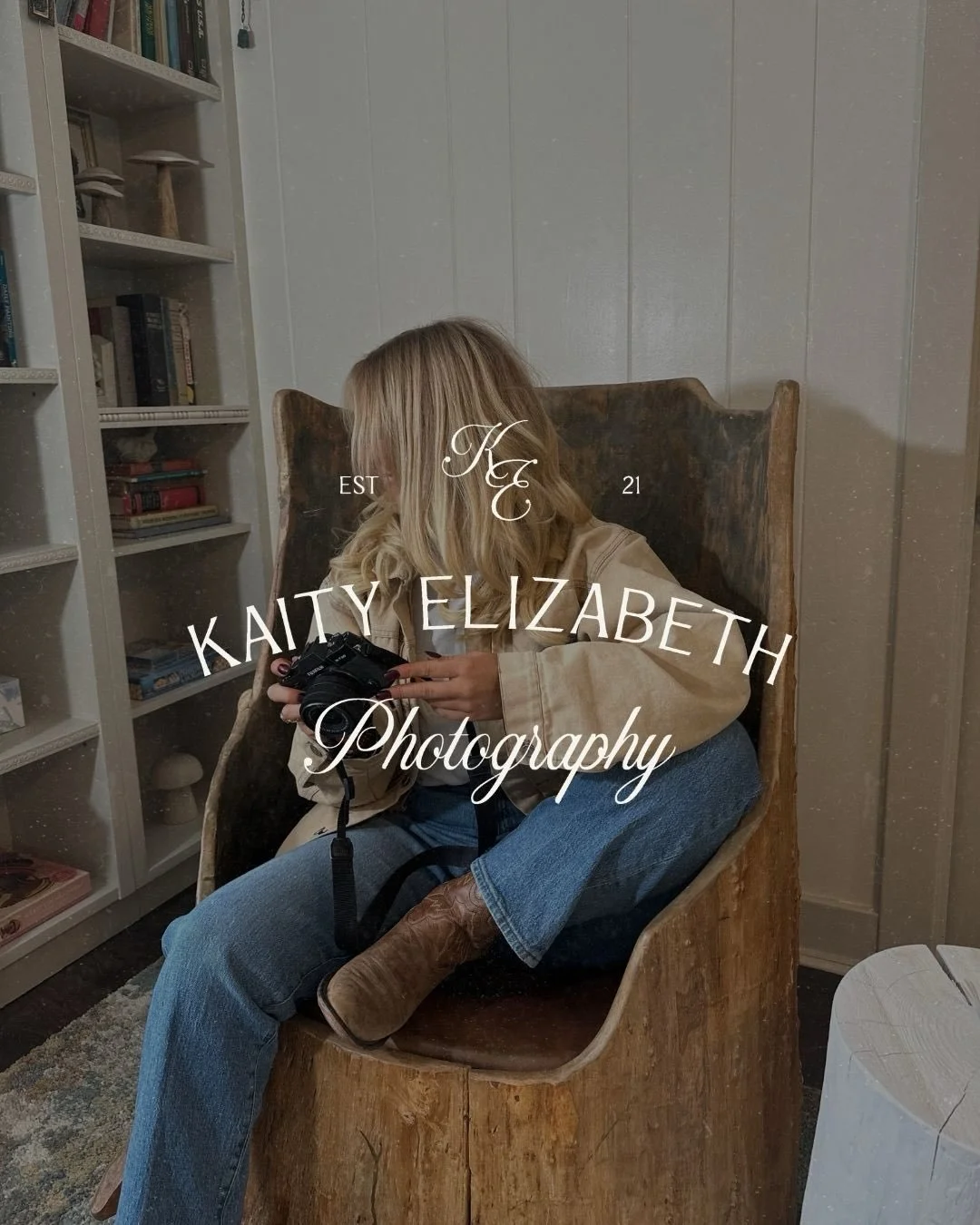 There&rsquo;s just something about this one&hellip; 🤎

It feels like fresh linen on the line, sun hitting just right, boots by the door and a camera always within reach.

Kaity Elizabeth Photography&rsquo;s glow up isn&rsquo;t just beautiful, it&rsq