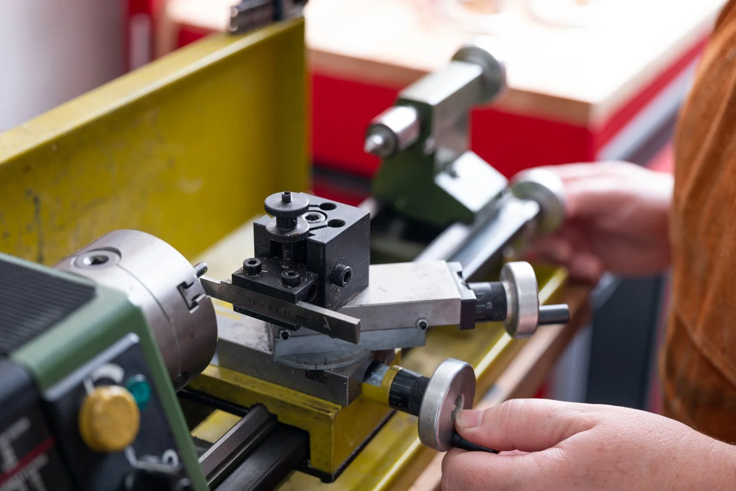 Screw and Rod Making. Straightening Bent Rods. Rod and Thread Cleaning and Rust Removal.