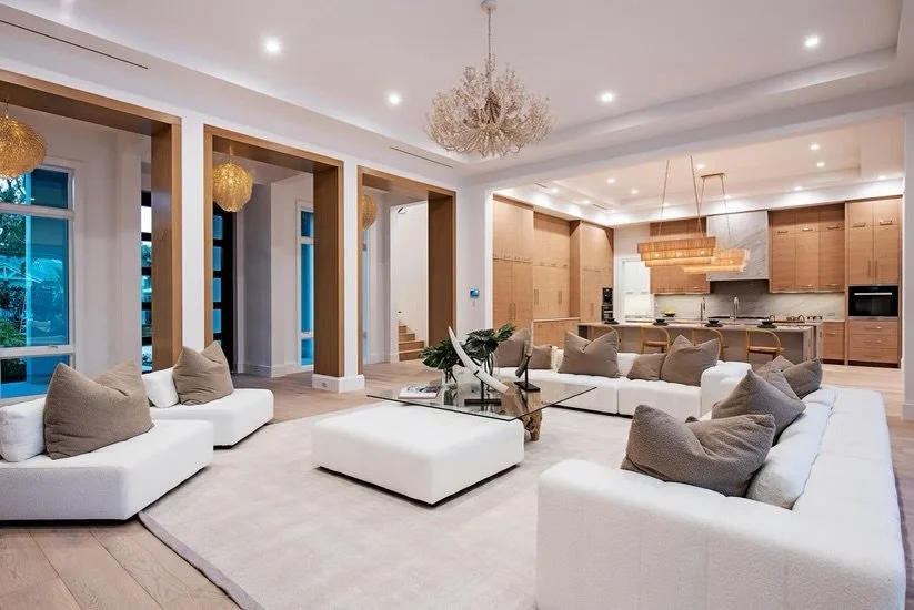 Happy Monday!! Custom build in Olde Naples by BBA Development. Just sold for 11.95 million.