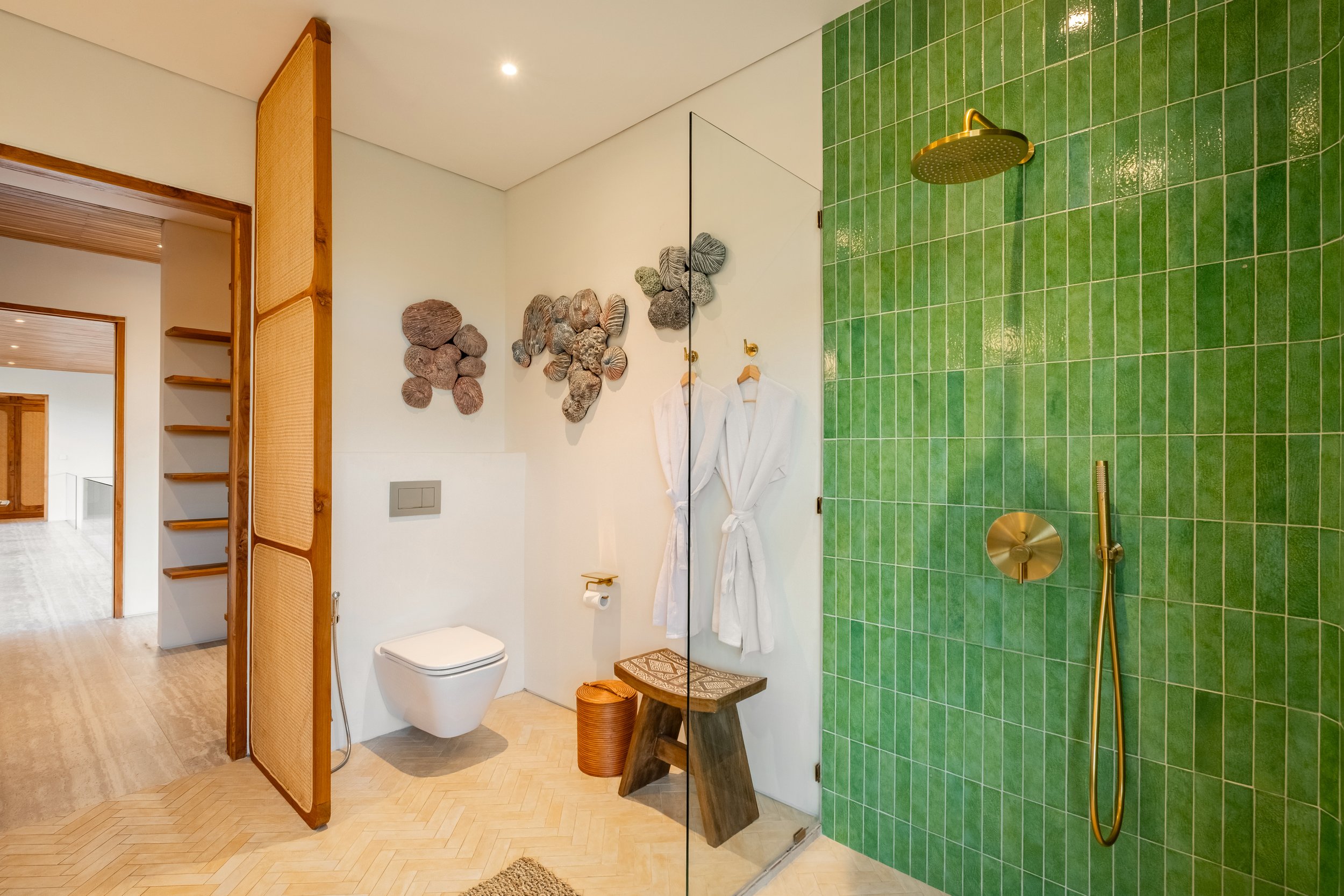 exotik-ananta-damai-32_Bathroom Master Bedroom.jpg