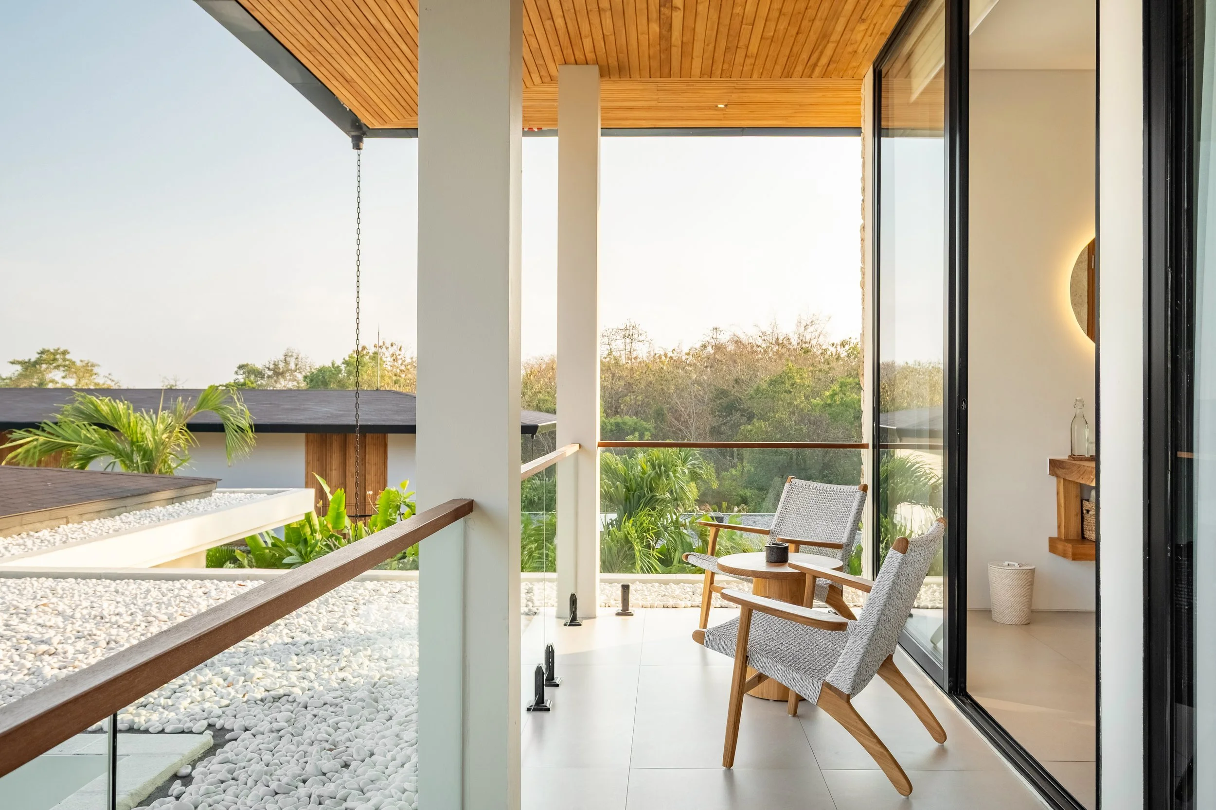 exotik-mimpi-indah-20_Patio_Balcony_Master-Bedroom.jpg