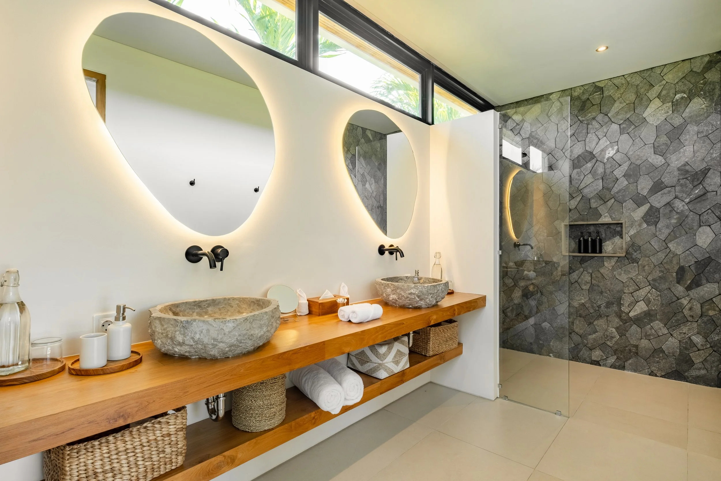 Bathroom_Bedroom 1-Ulu Mimpi Indah.jpg
