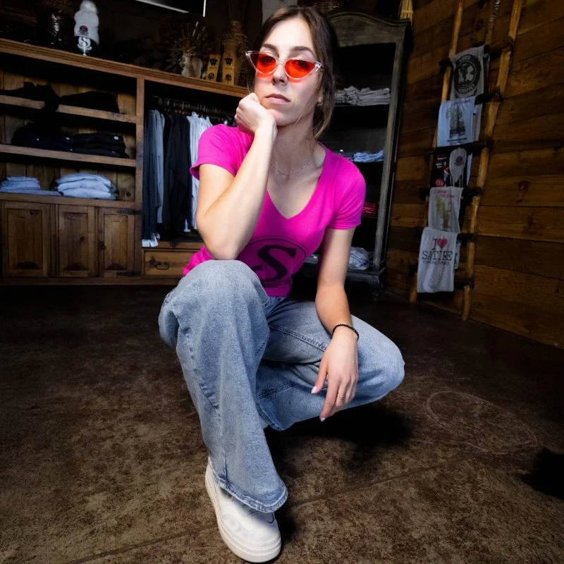 Women_s V-neck.jpg