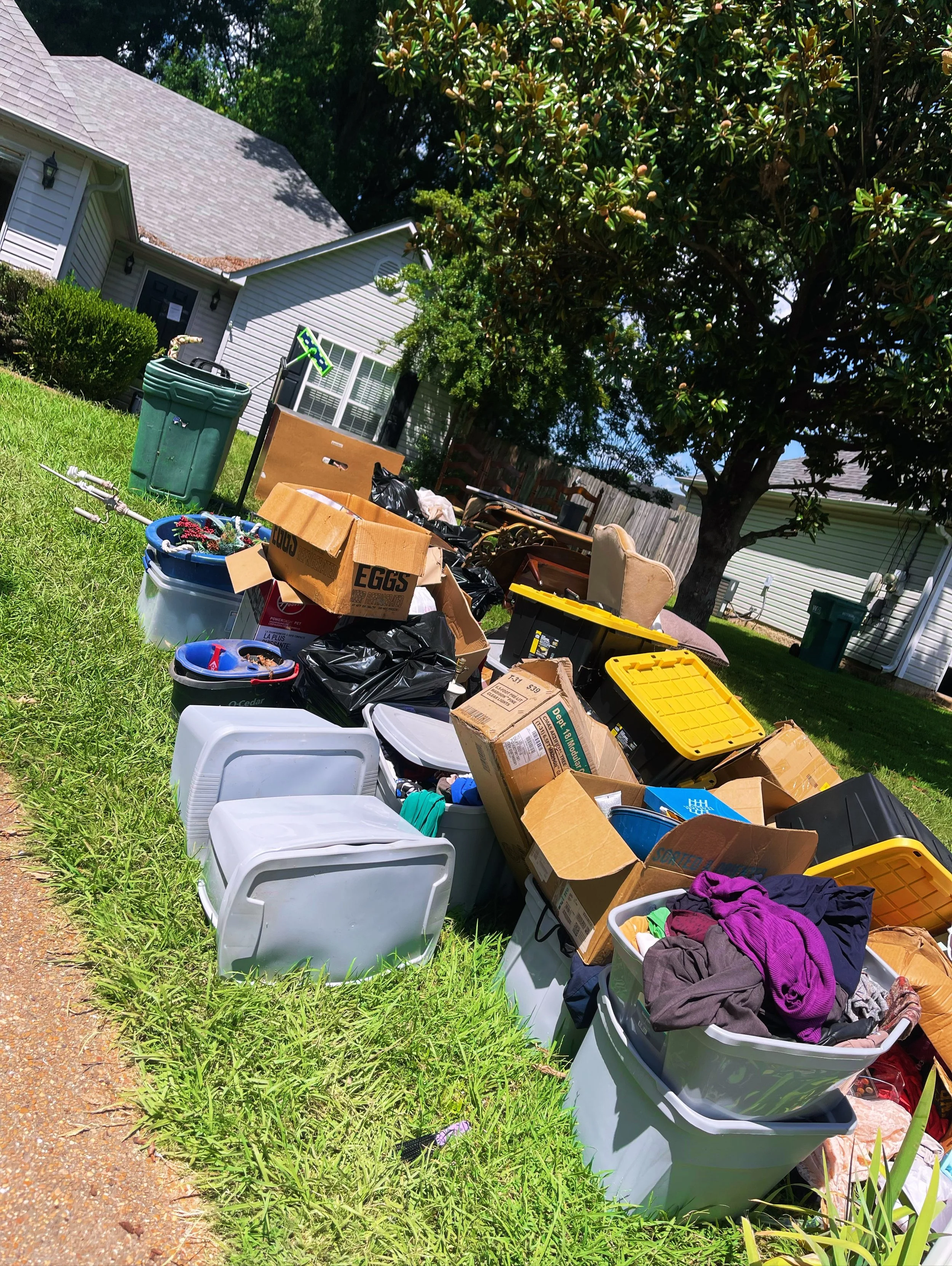 Rental clean outs? Attic clean outs, stubborn junk removal, or foreclosures you just don&rsquo;t want to deal with? We get it can be a lot to handle. That&rsquo;s why Precision is here to help! We will handle the dirty work for you. All you have to d