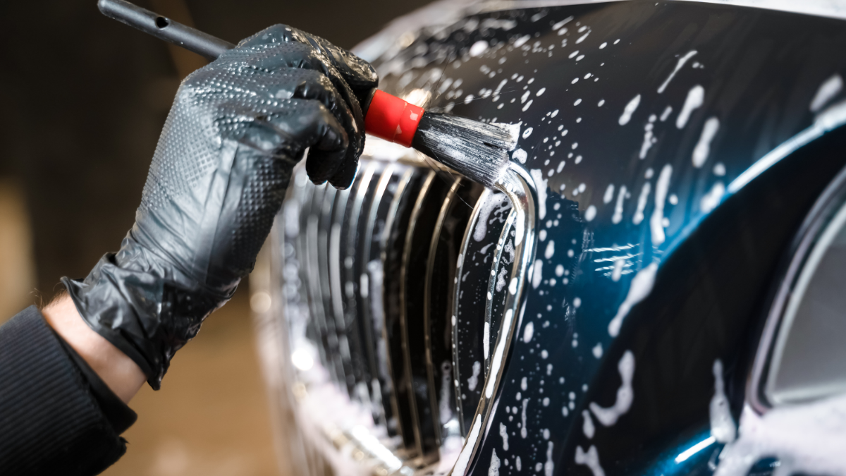Detailing A car precisely 