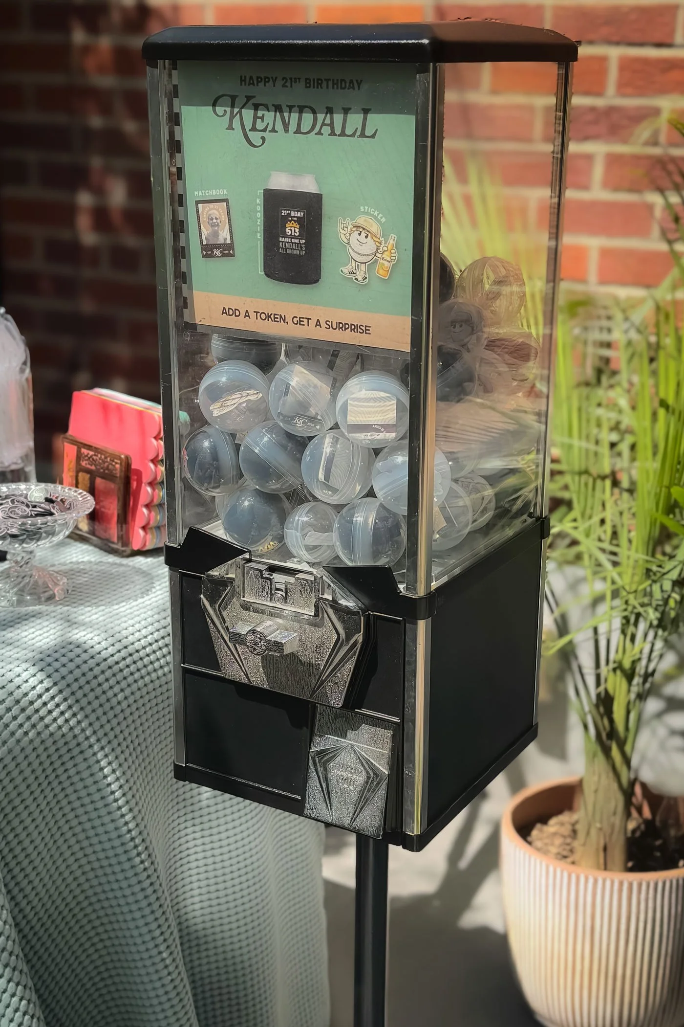 Black capsule machine for birthday party