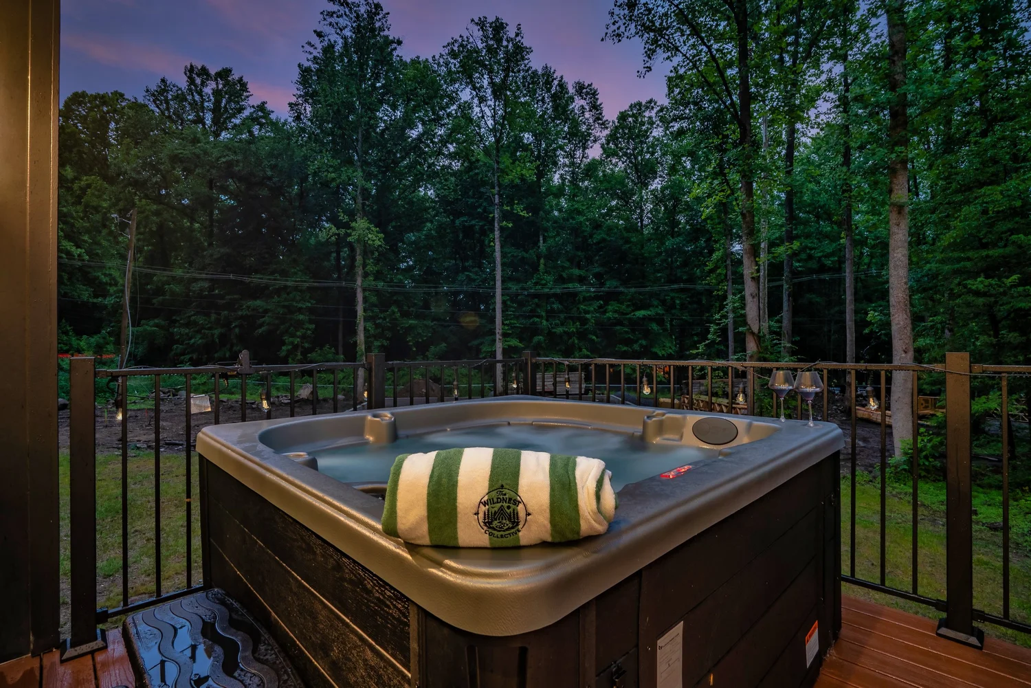 The Finch — deck & hot tub photo 1