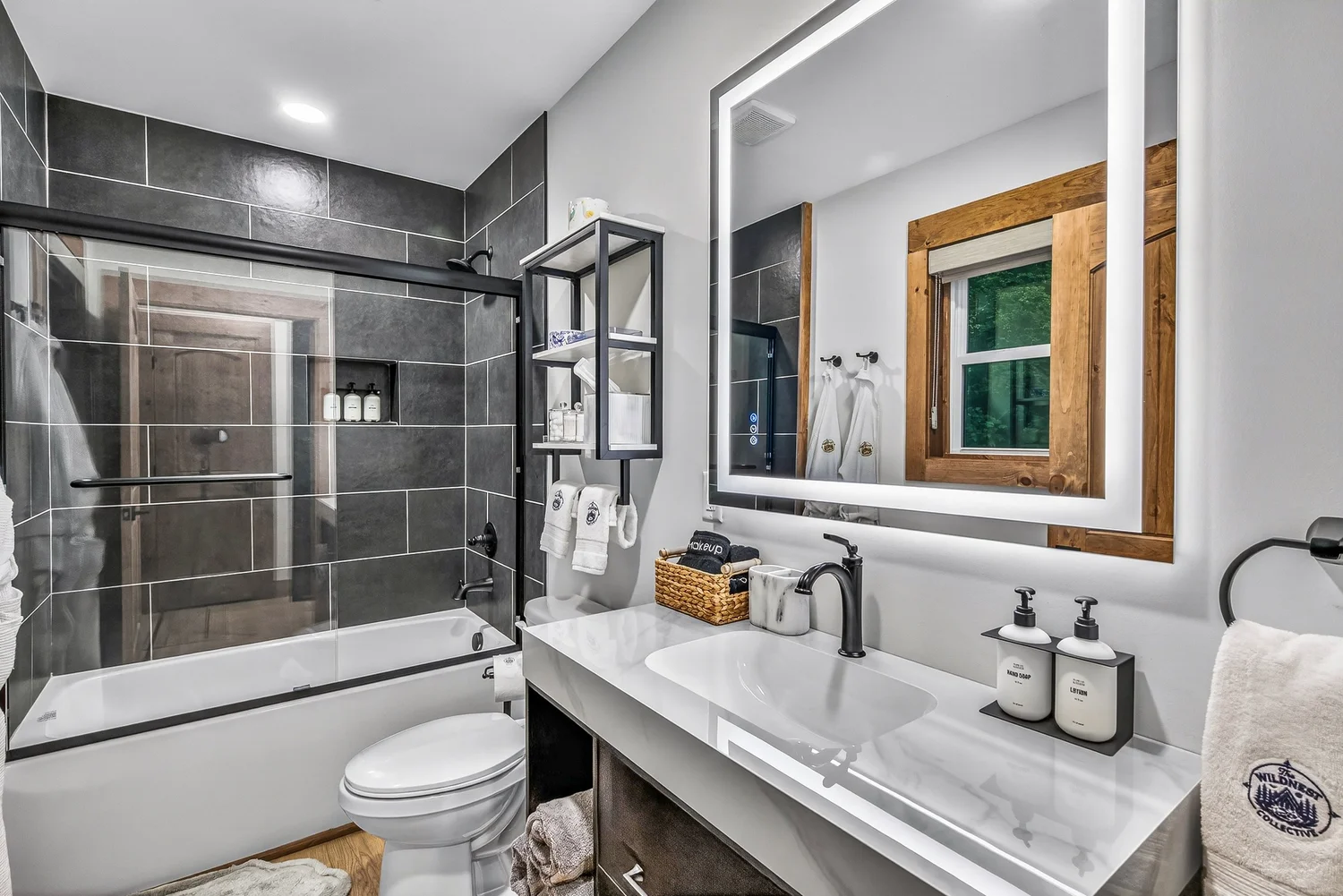 The Bluebird — bath & laundry photo 1